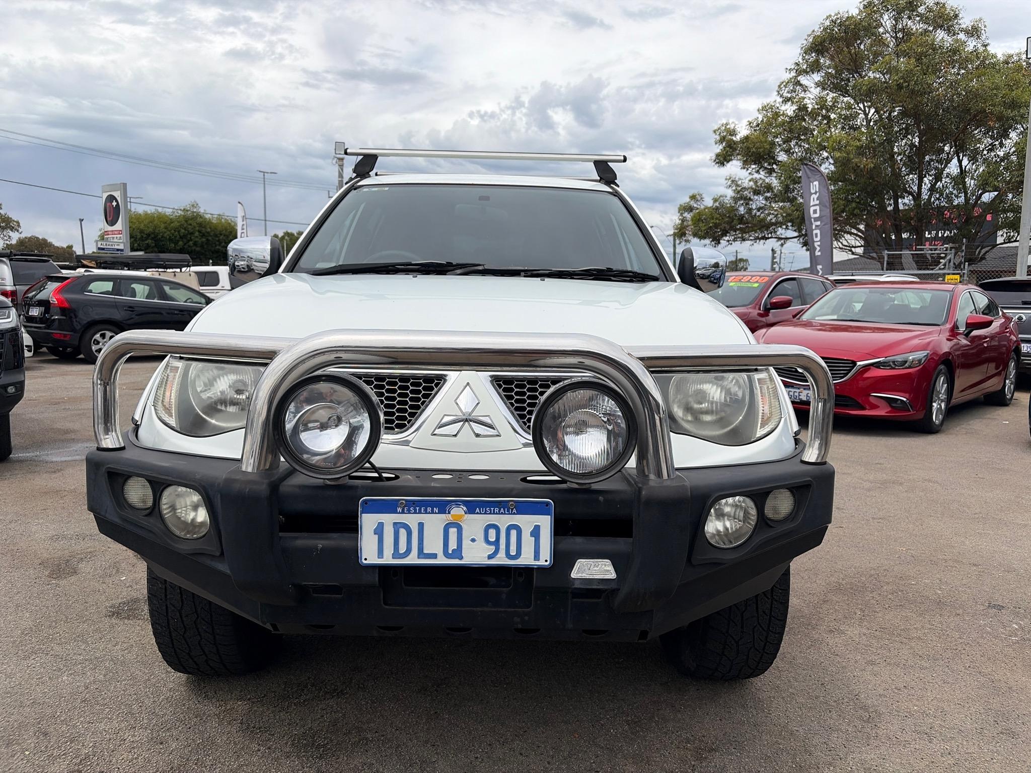 MITSUBISHI TRITON