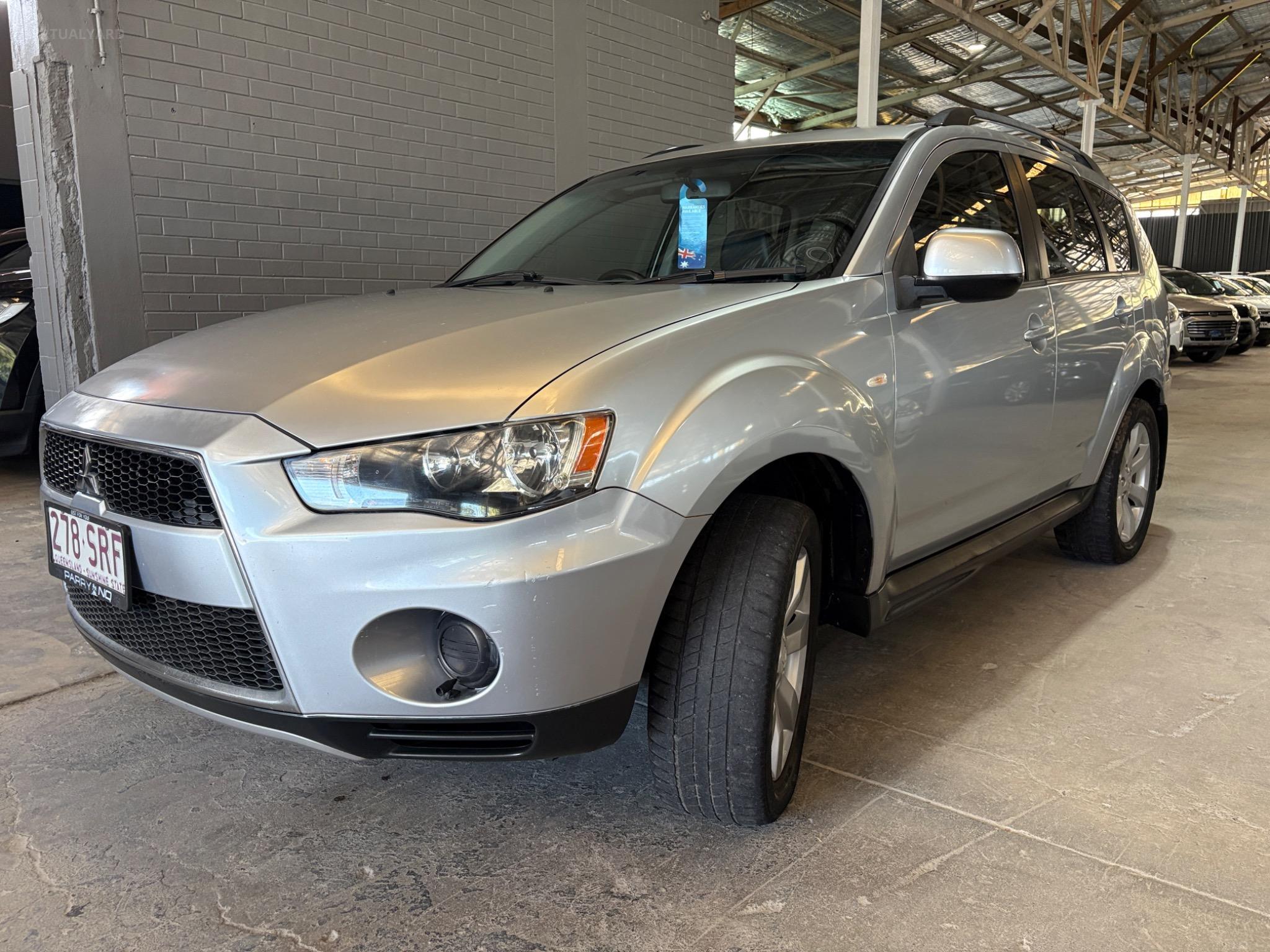 MITSUBISHI OUTLANDER