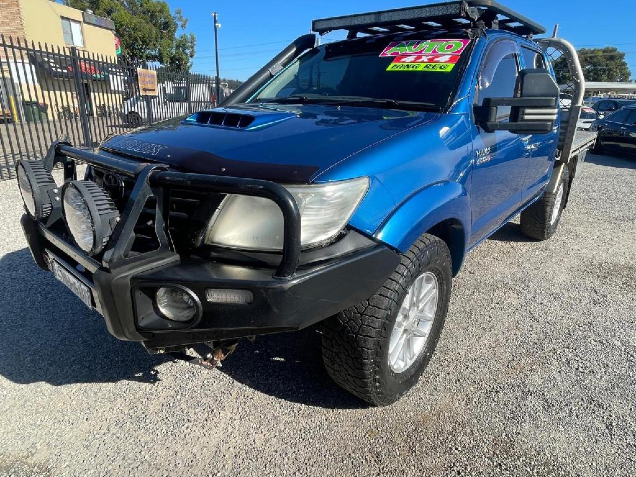 TOYOTA HILUX