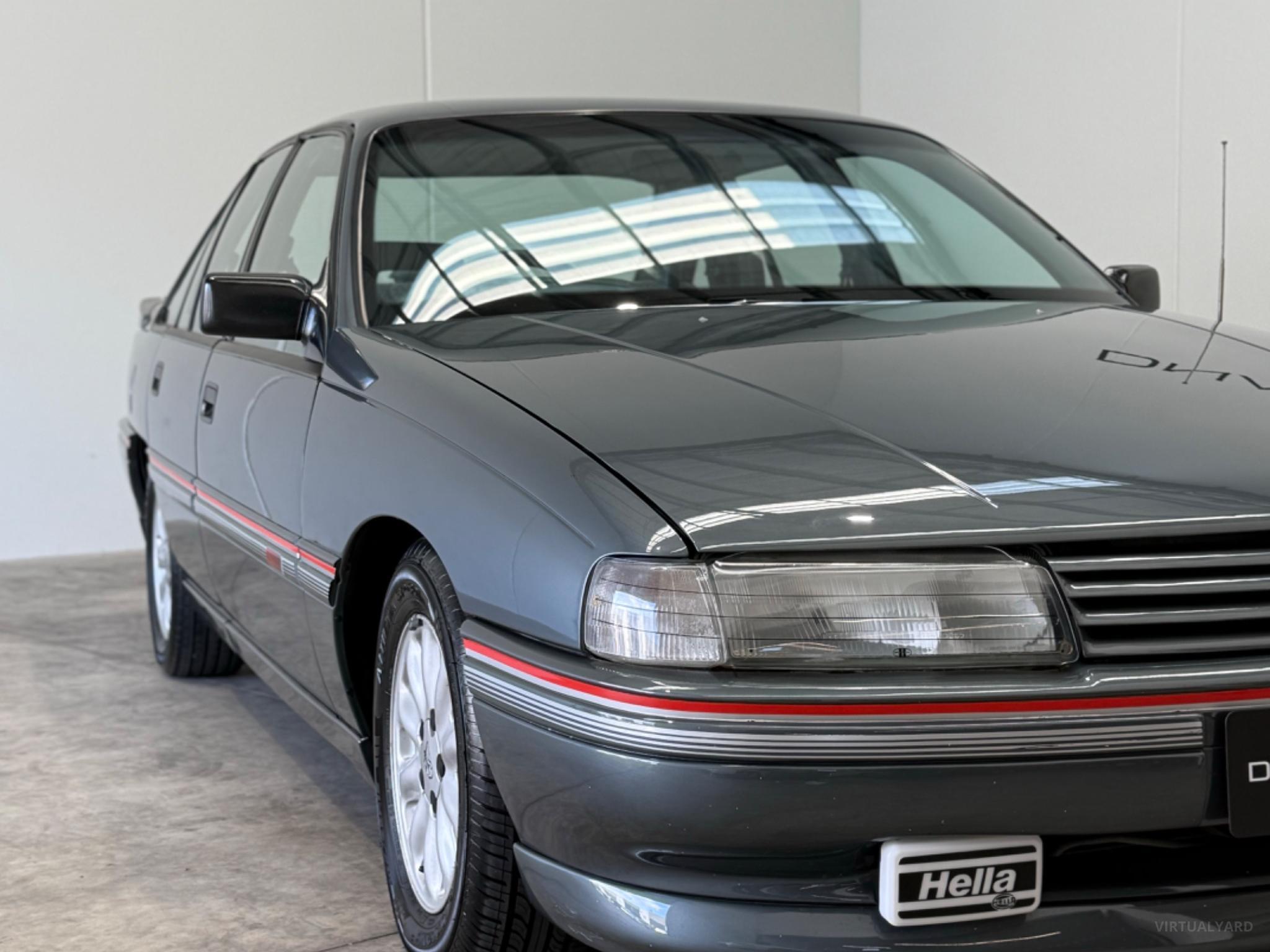 HOLDEN COMMODORE