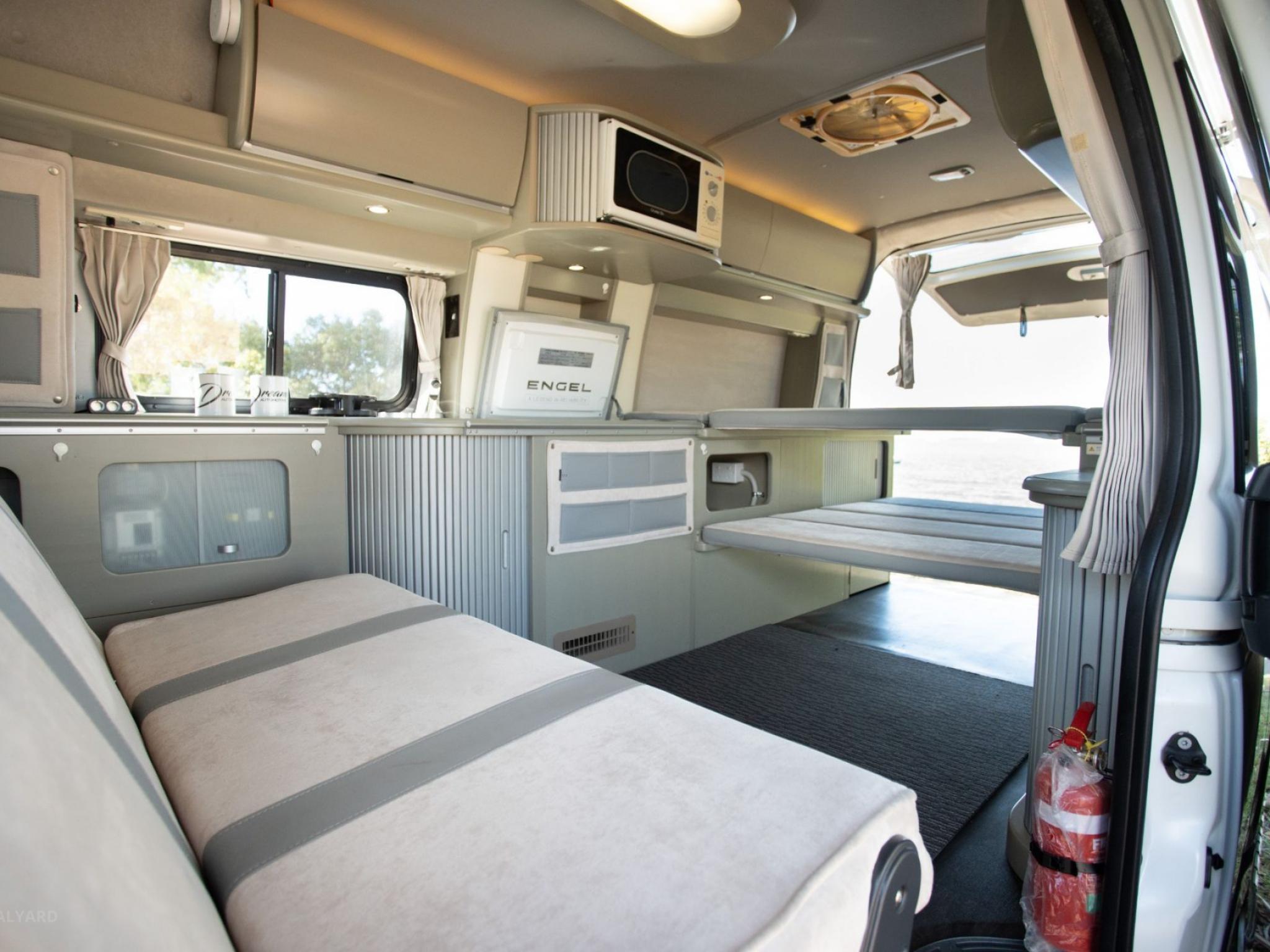 Toyota HIACE CAMPER