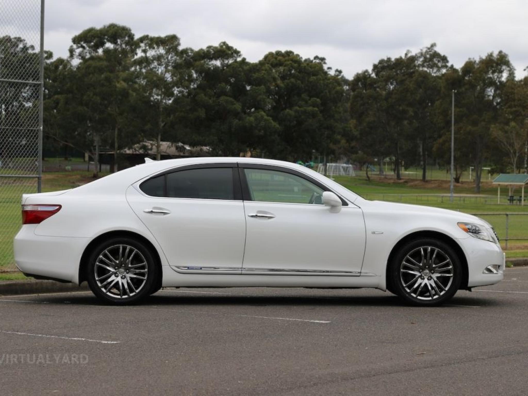 LEXUS LS600h