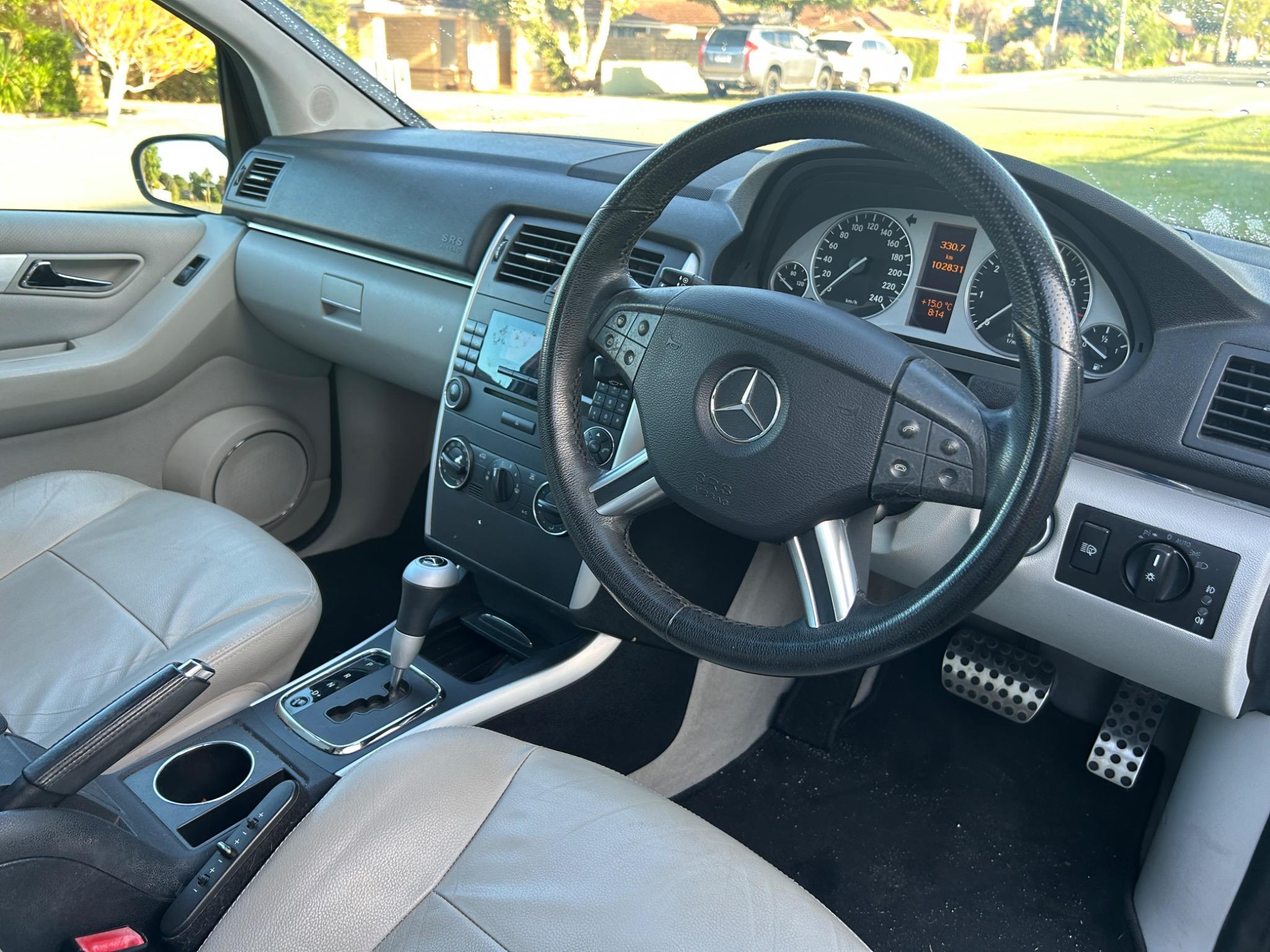 MERCEDES-BENZ B200