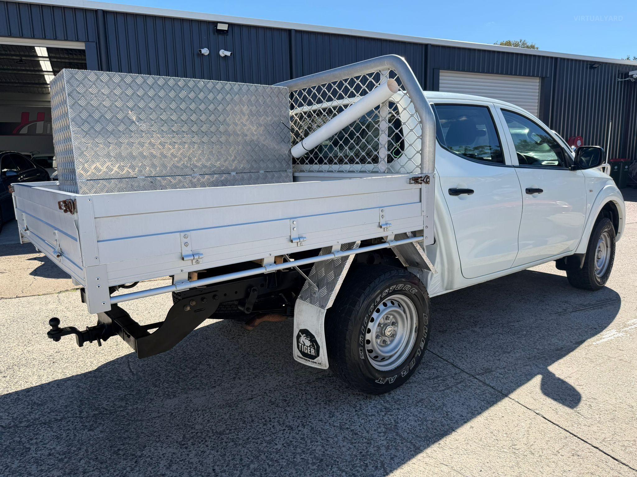 MITSUBISHI TRITON