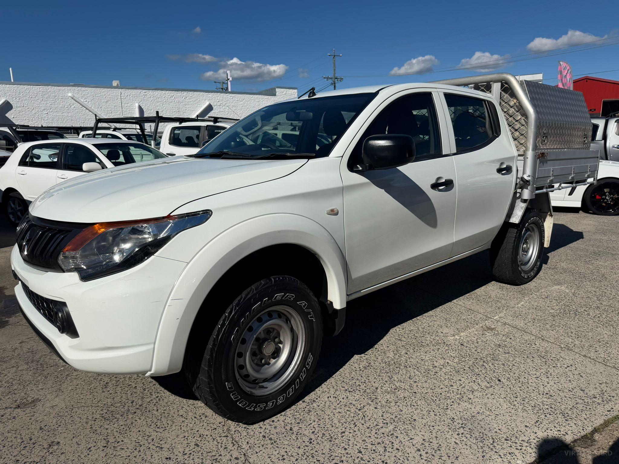 MITSUBISHI TRITON