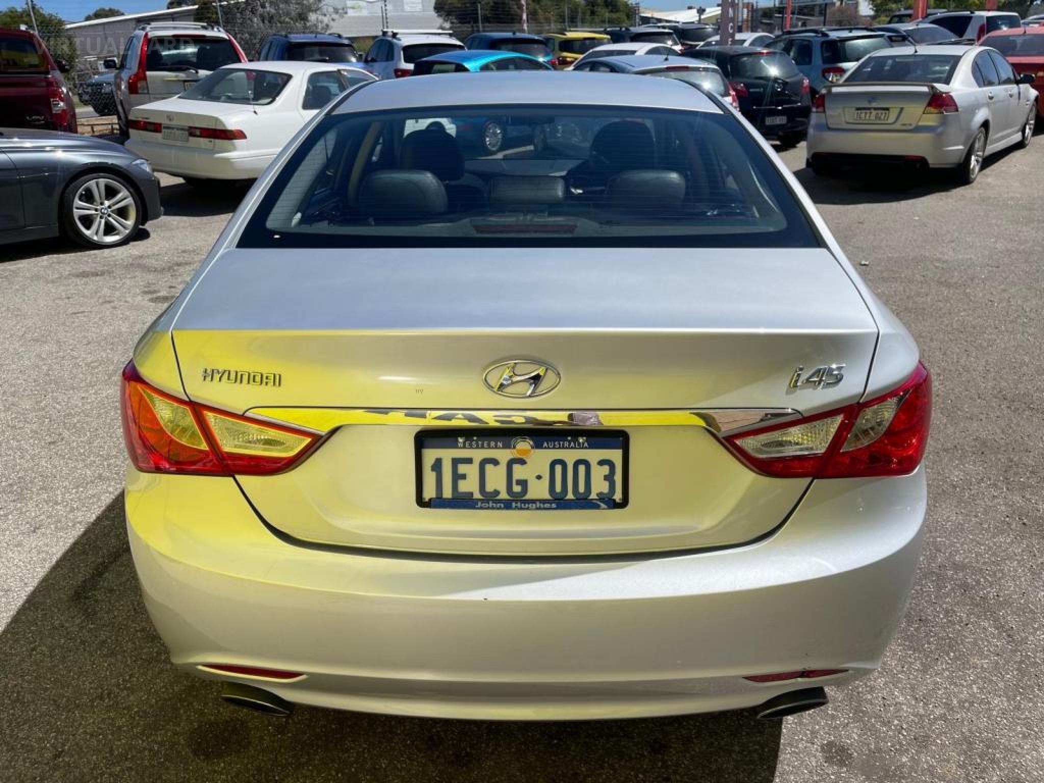 HYUNDAI i45