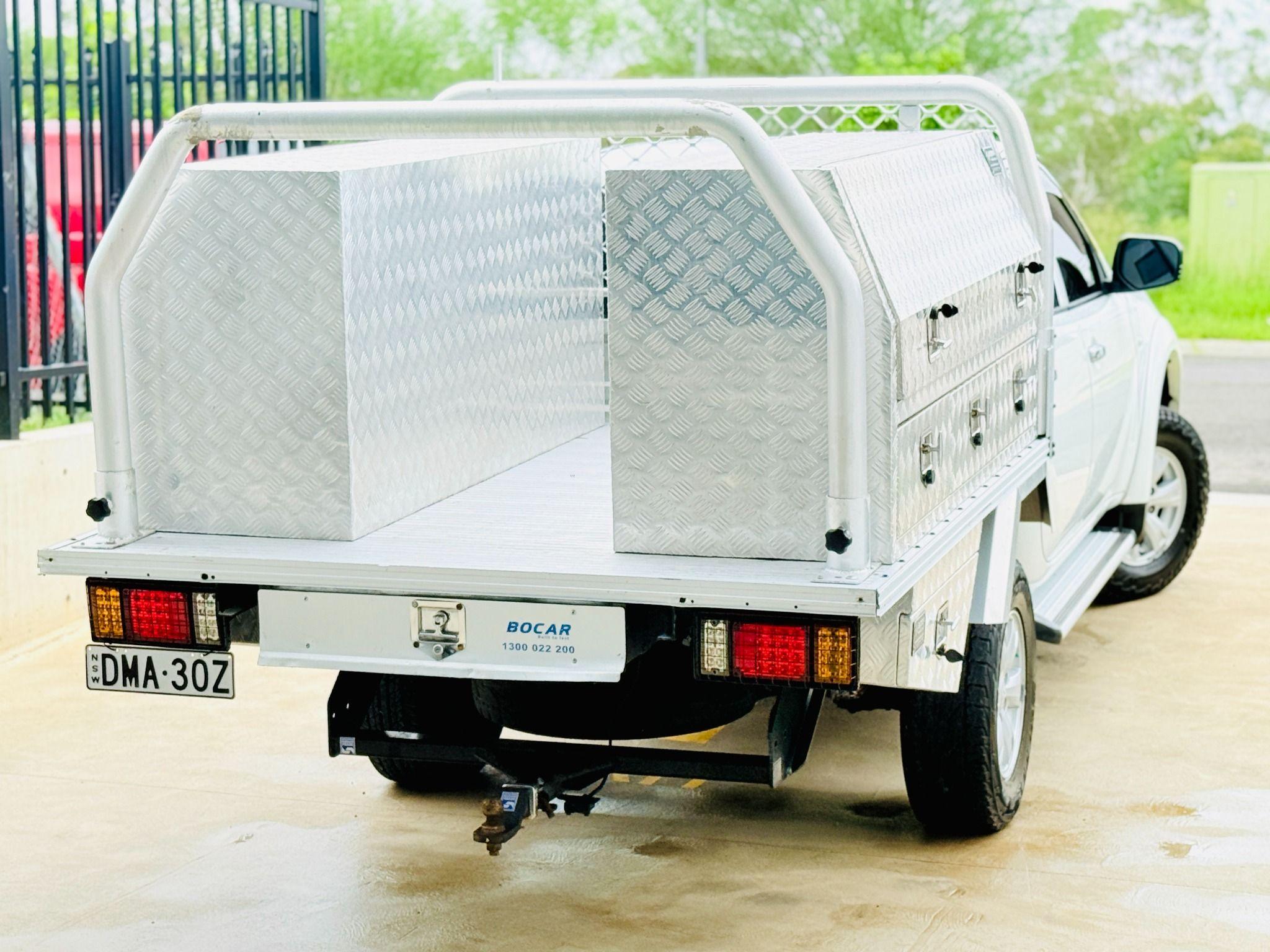 MITSUBISHI TRITON