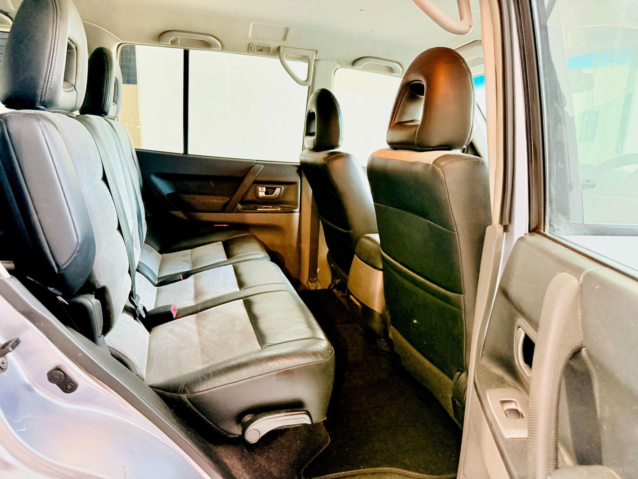 MITSUBISHI PAJERO