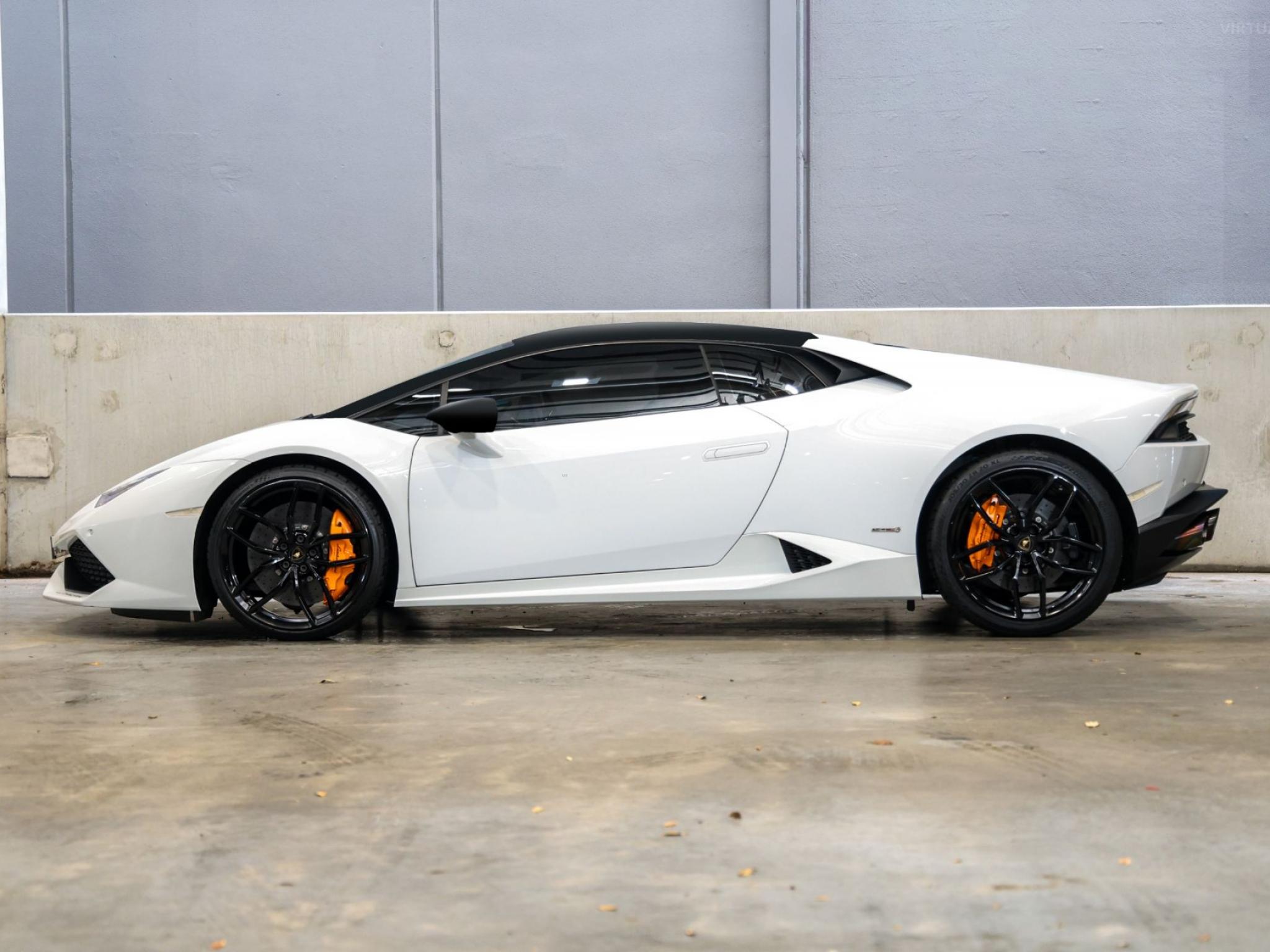 LAMBORGHINI HURACAN