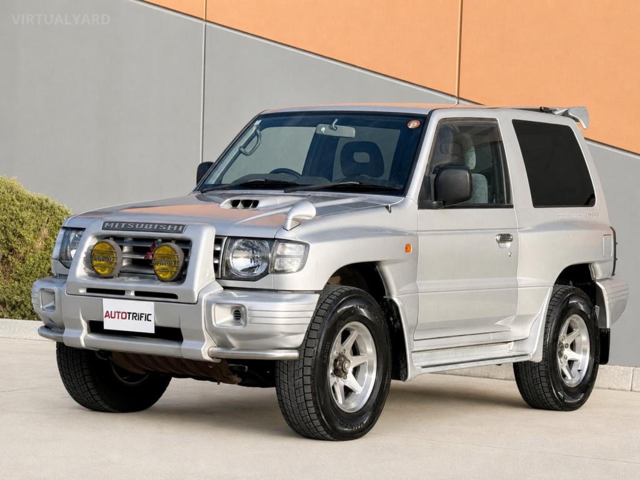 MITSUBISHI PAJERO