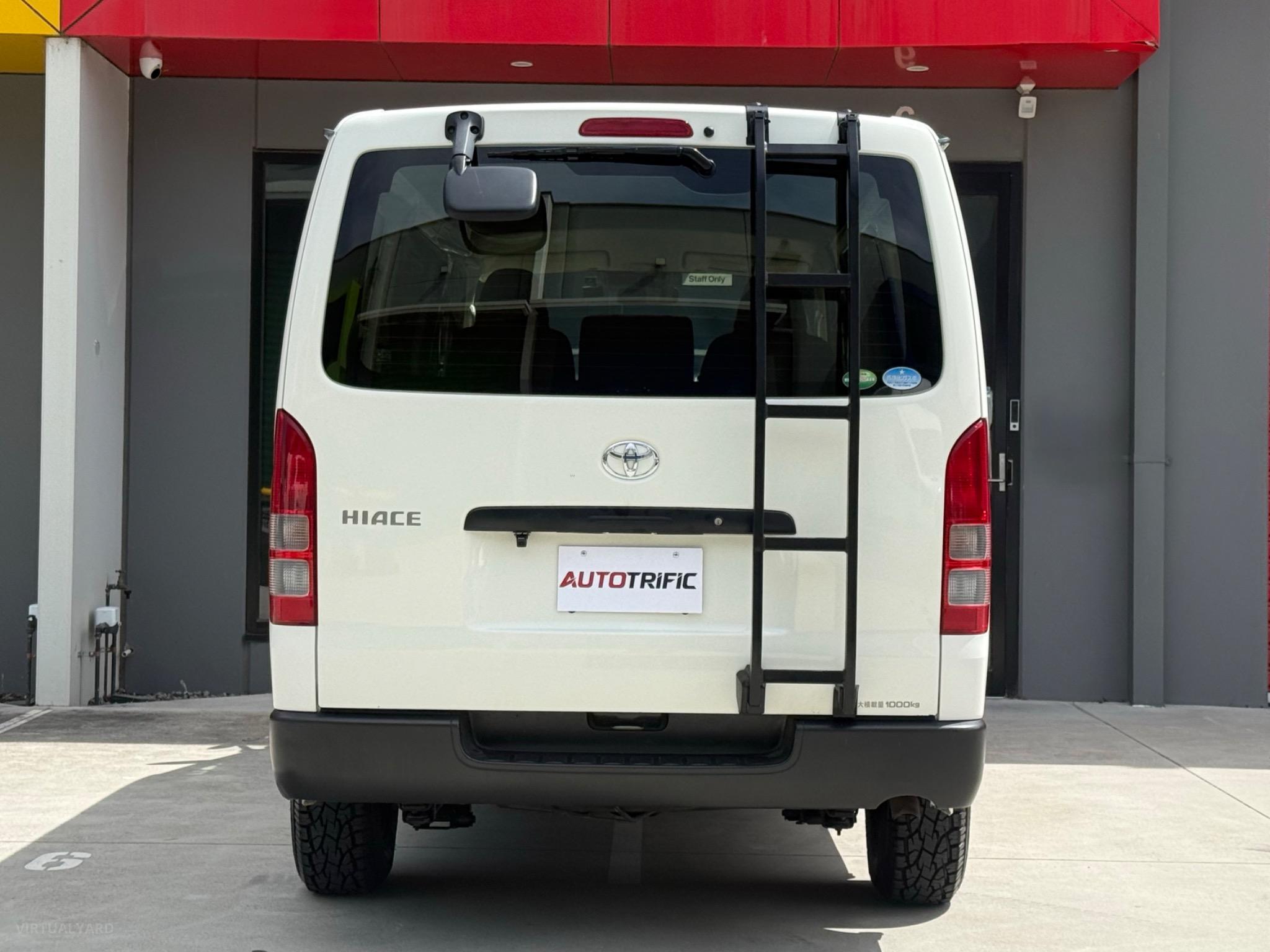TOYOTA HIACE 4WD