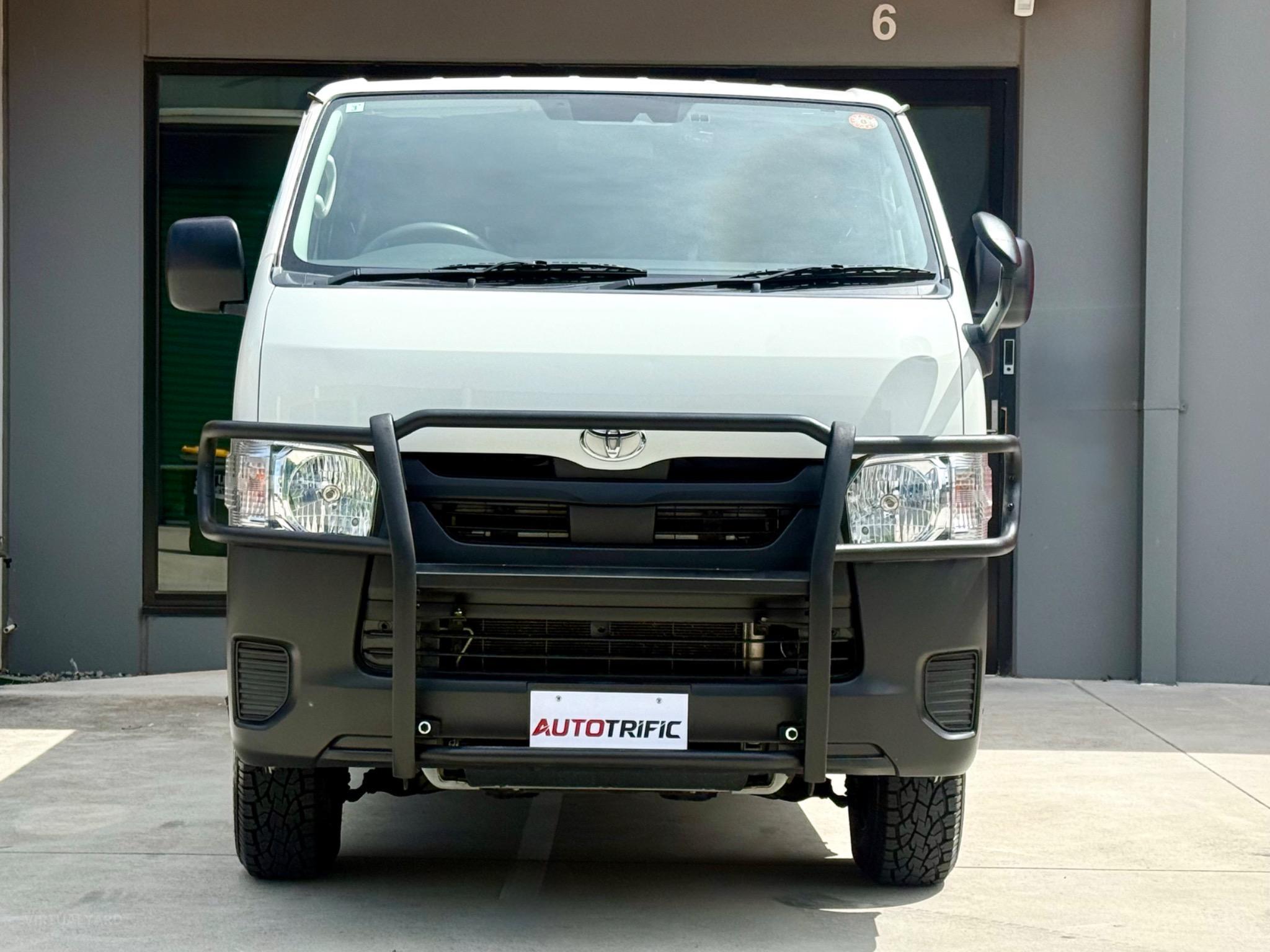 TOYOTA HIACE 4WD