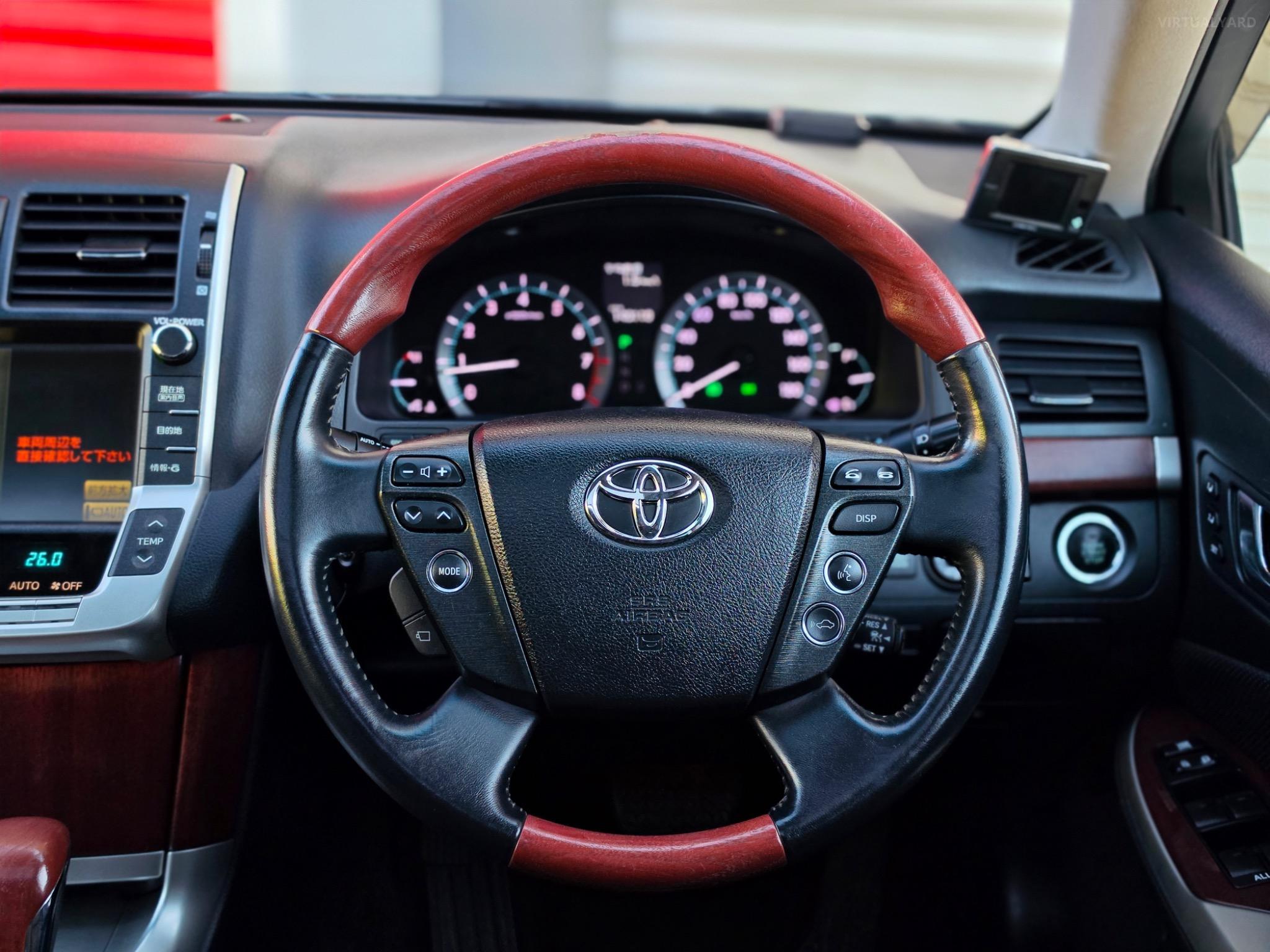 TOYOTA CROWN
