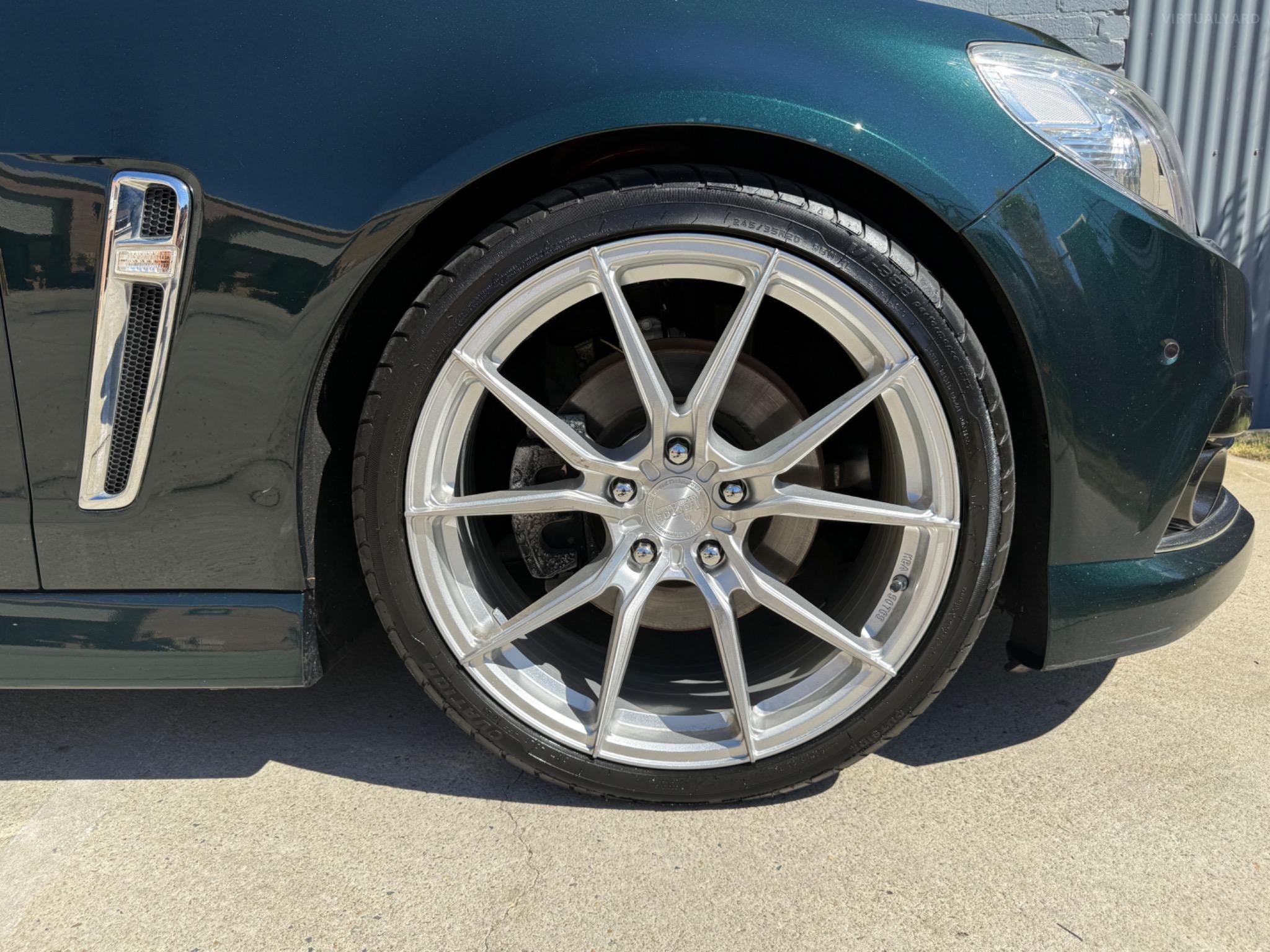 HOLDEN COMMODORE