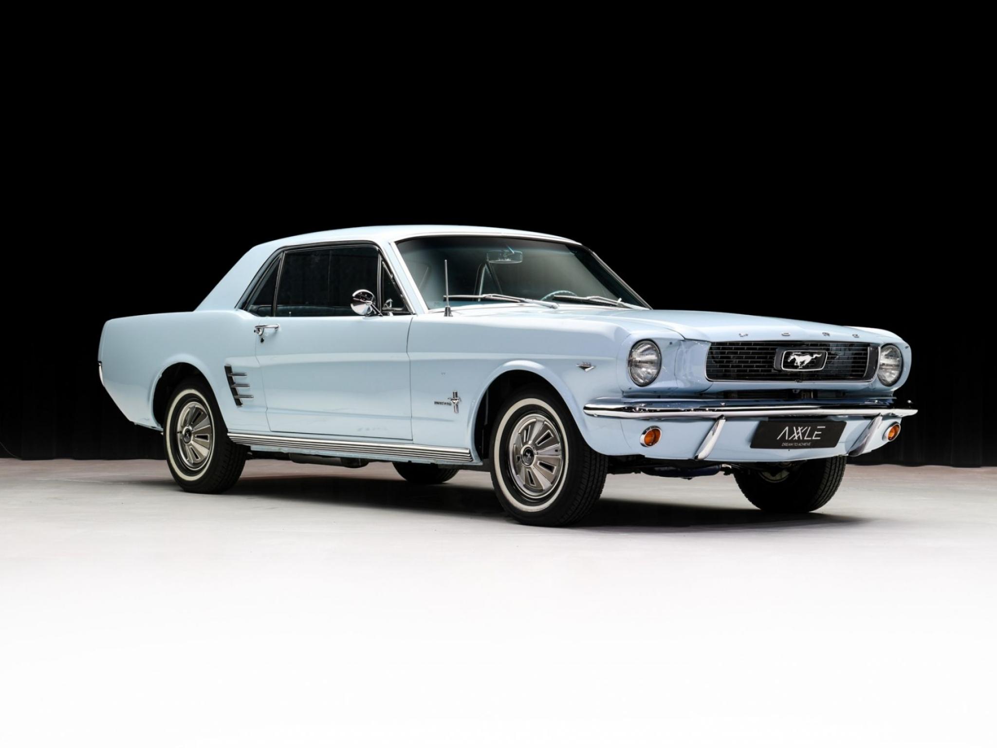FORD MUSTANG