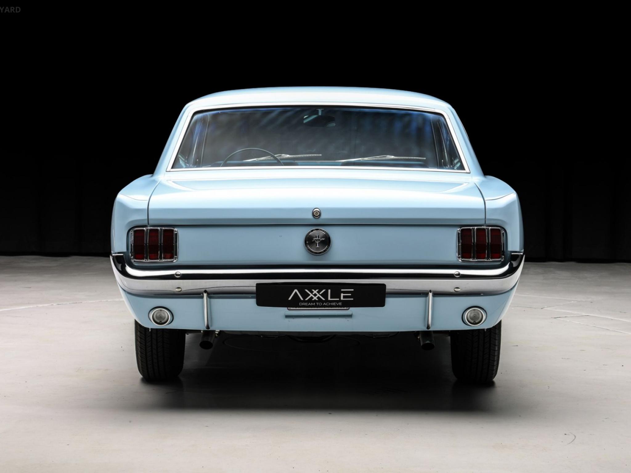 FORD MUSTANG
