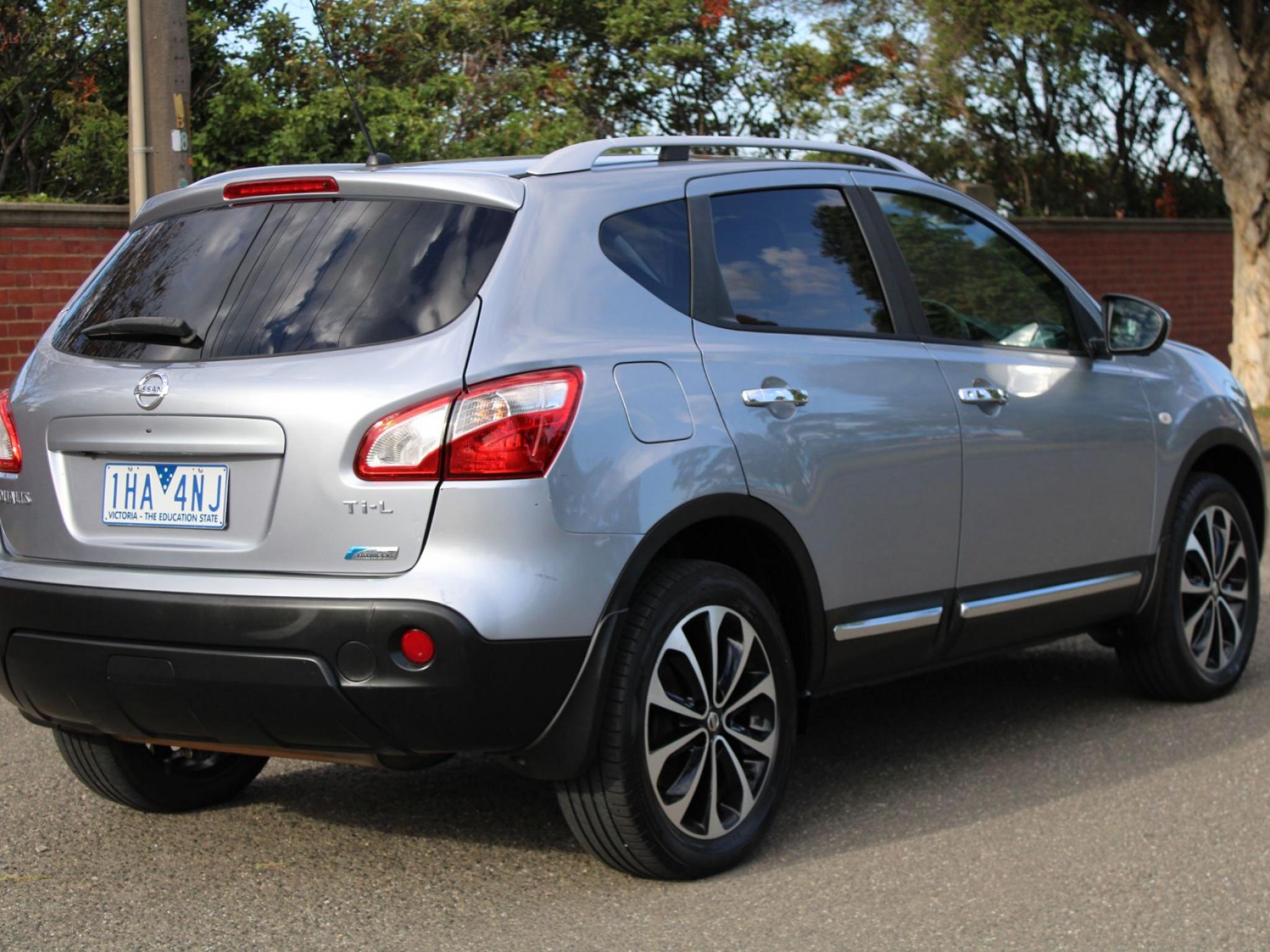 NISSAN DUALIS