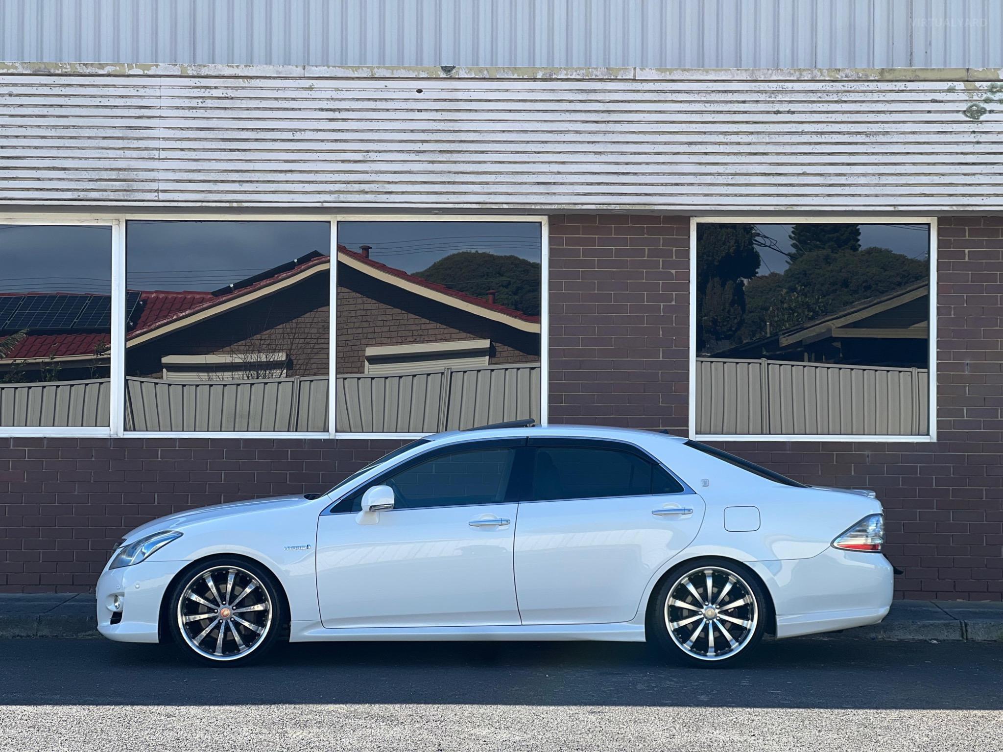 TOYOTA CROWN HYBRID