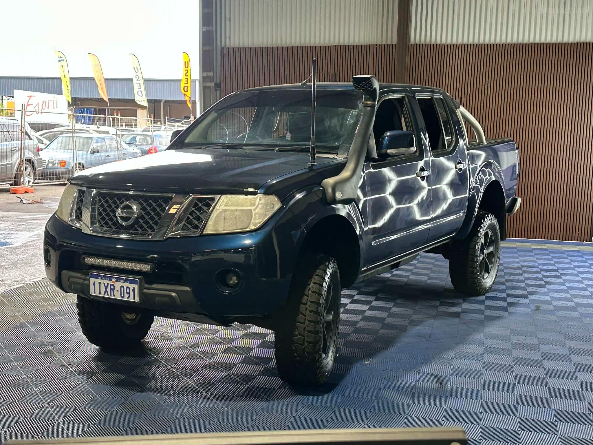 NISSAN NAVARA