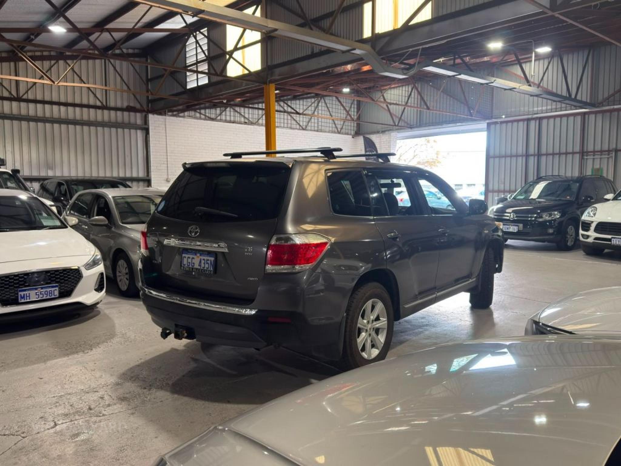 TOYOTA KLUGER