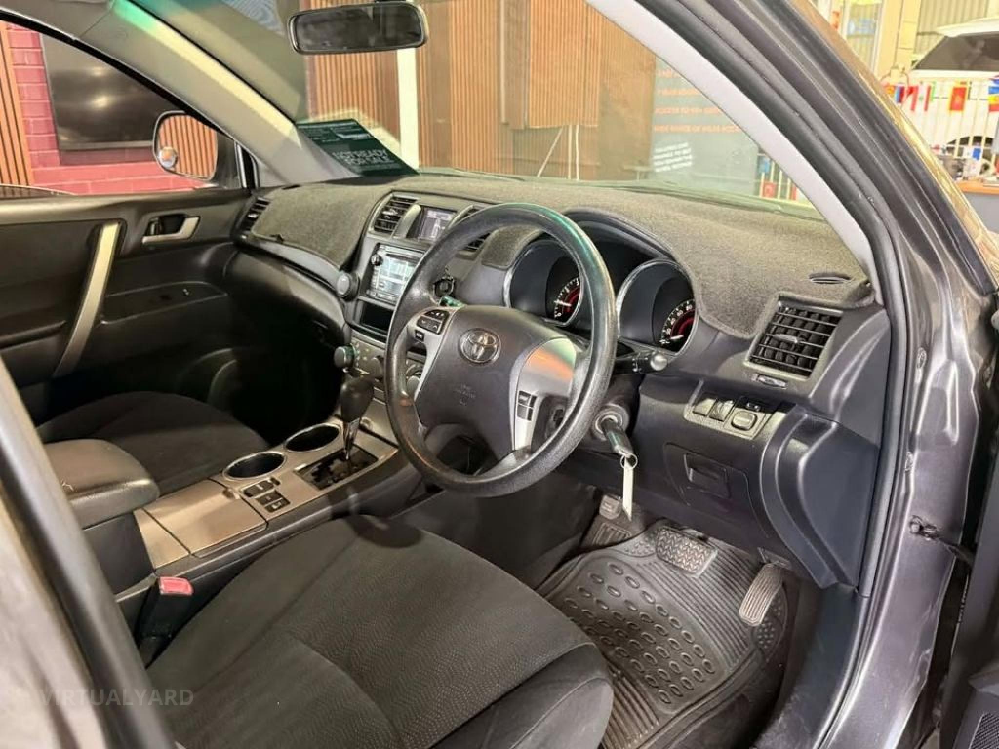TOYOTA KLUGER