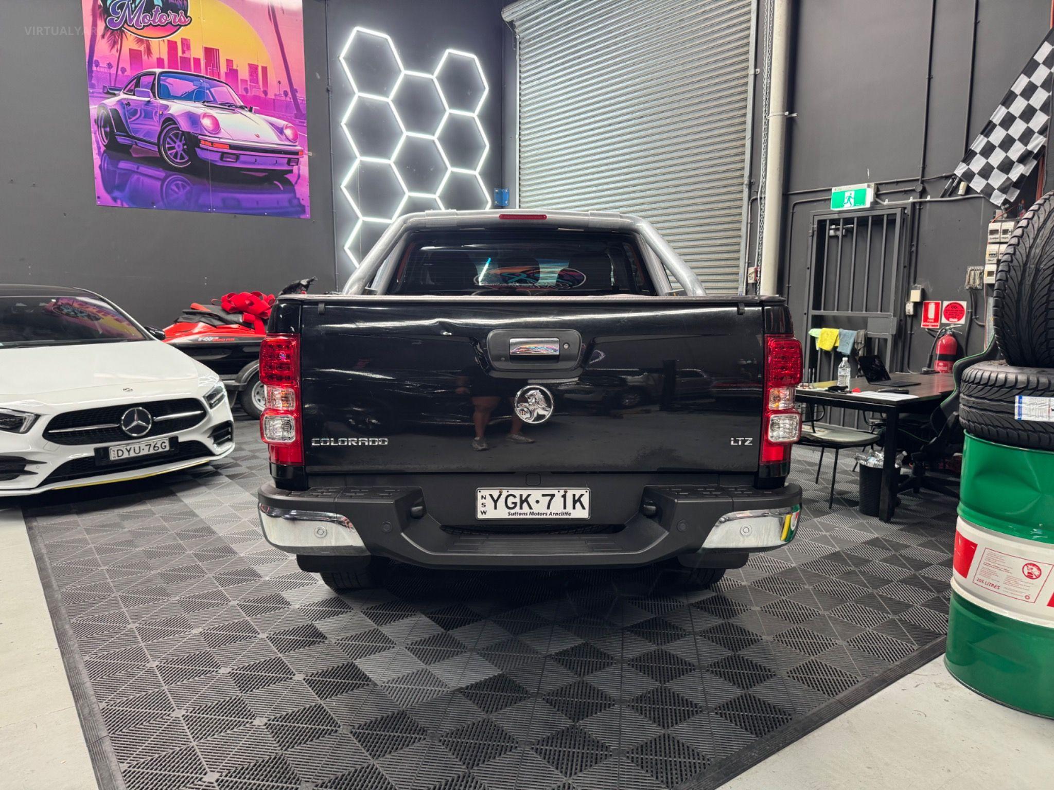 HOLDEN COLORADO