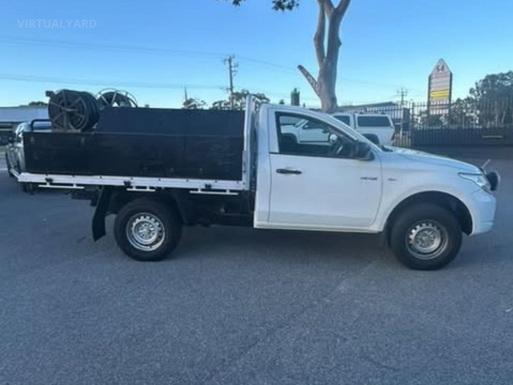 MITSUBISHI TRITON