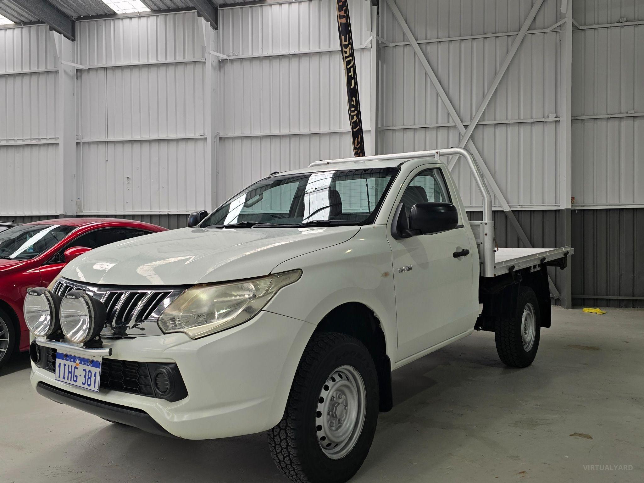 MITSUBISHI TRITON