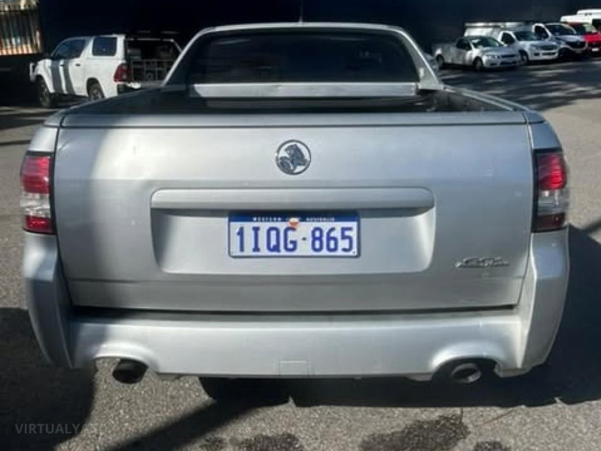 HOLDEN COMMODORE