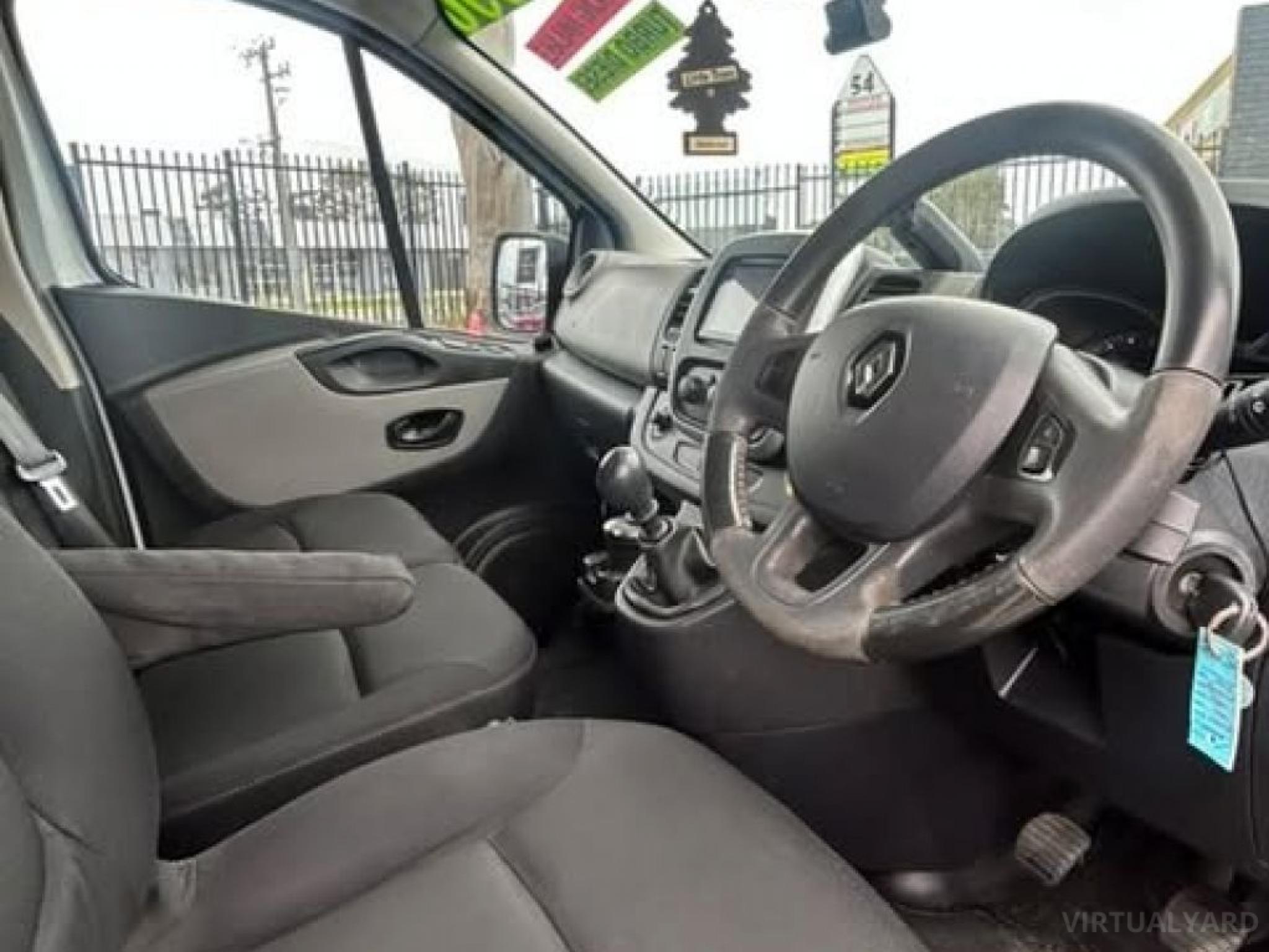 RENAULT TRAFIC