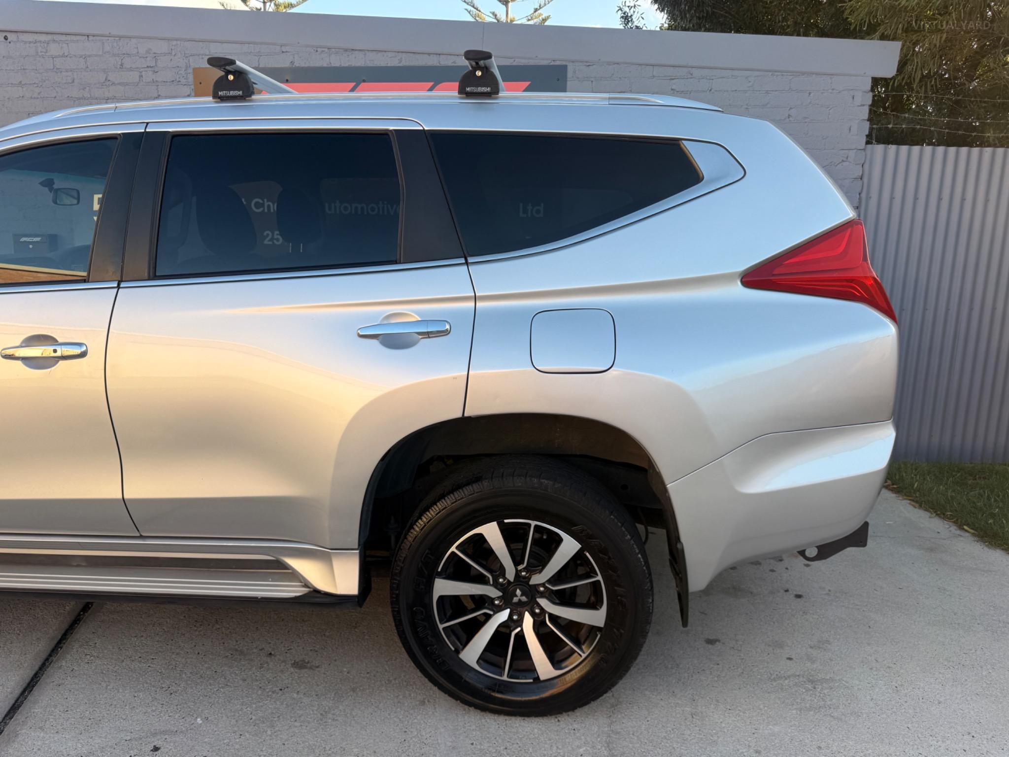 MITSUBISHI PAJERO SPORT