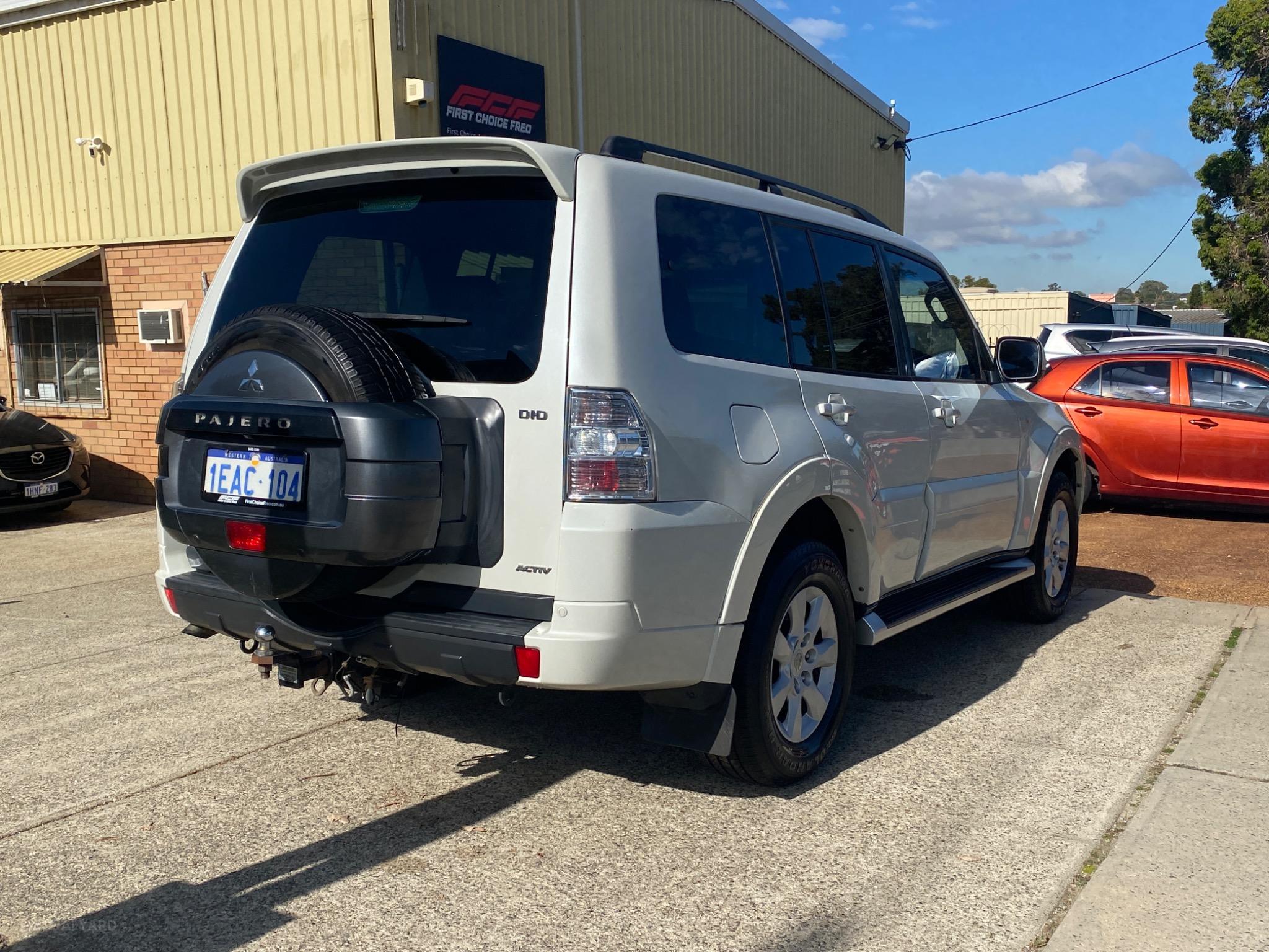 MITSUBISHI PAJERO