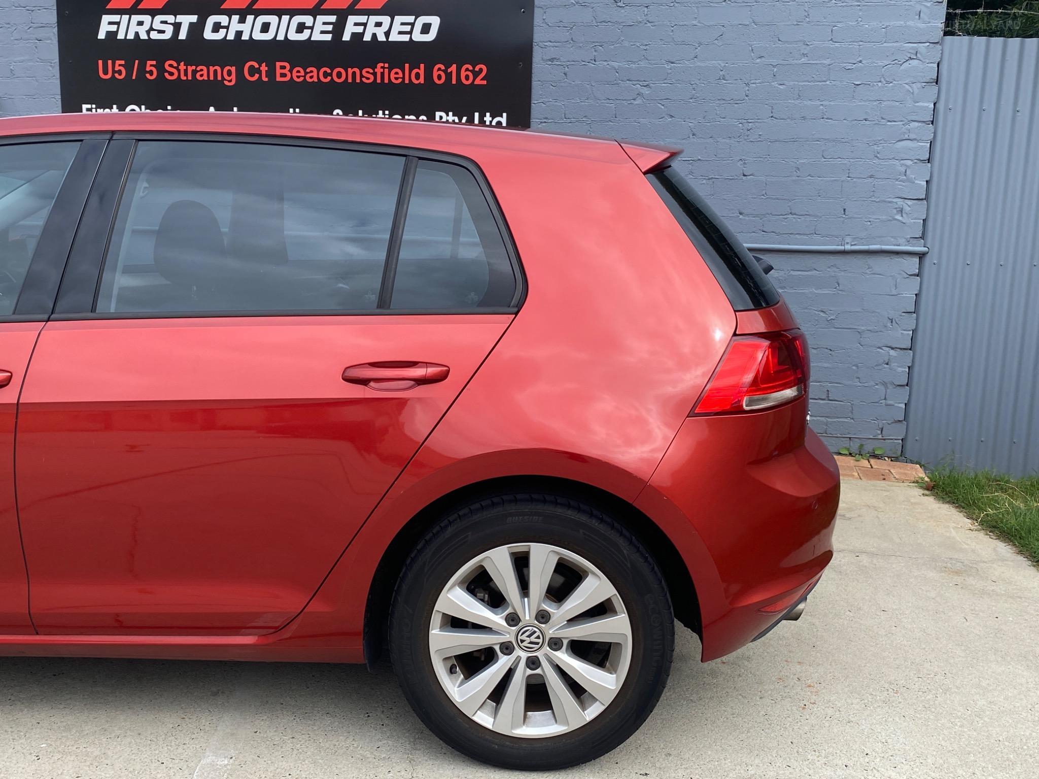 VOLKSWAGEN GOLF