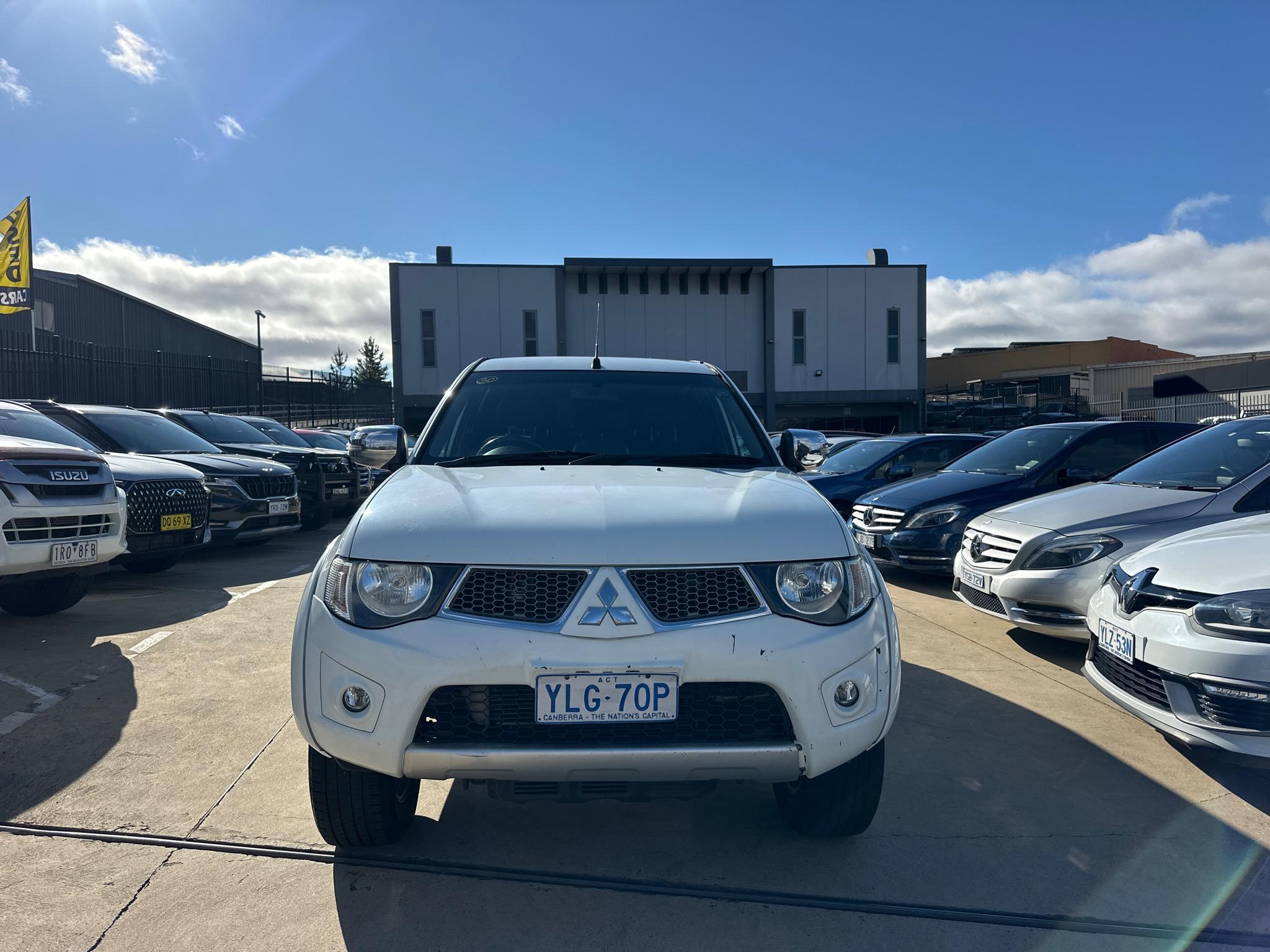 MITSUBISHI TRITON