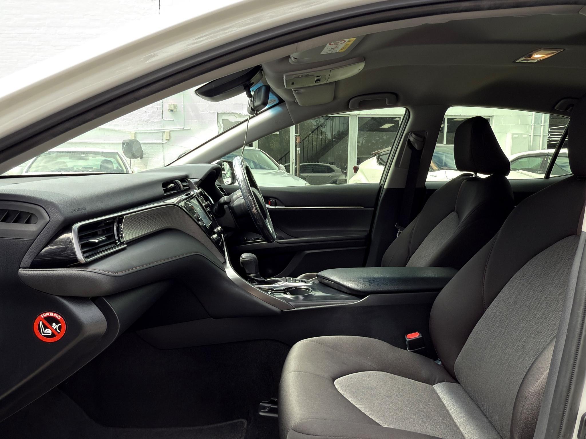 TOYOTA CAMRY