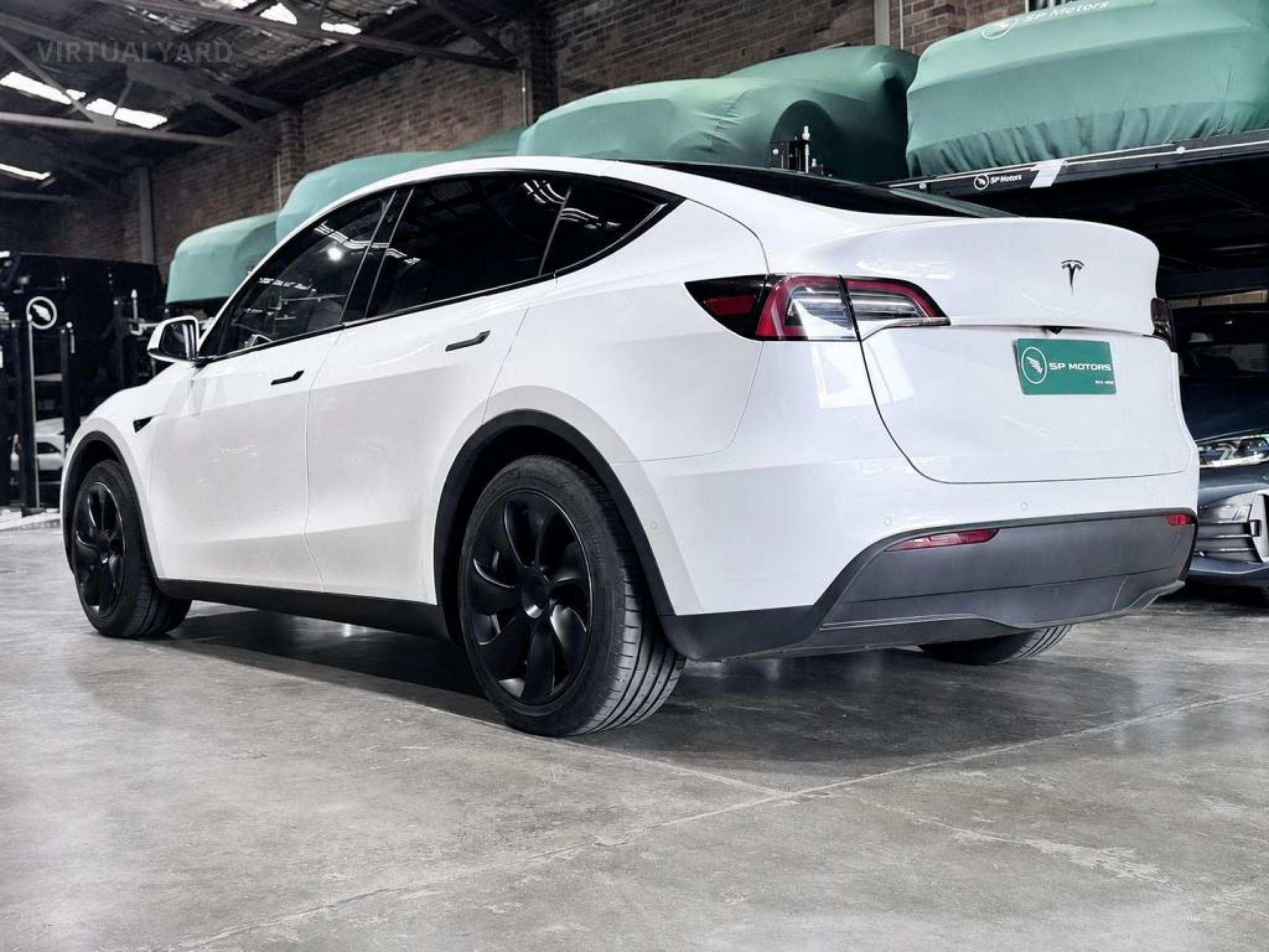 TESLA MODEL Y