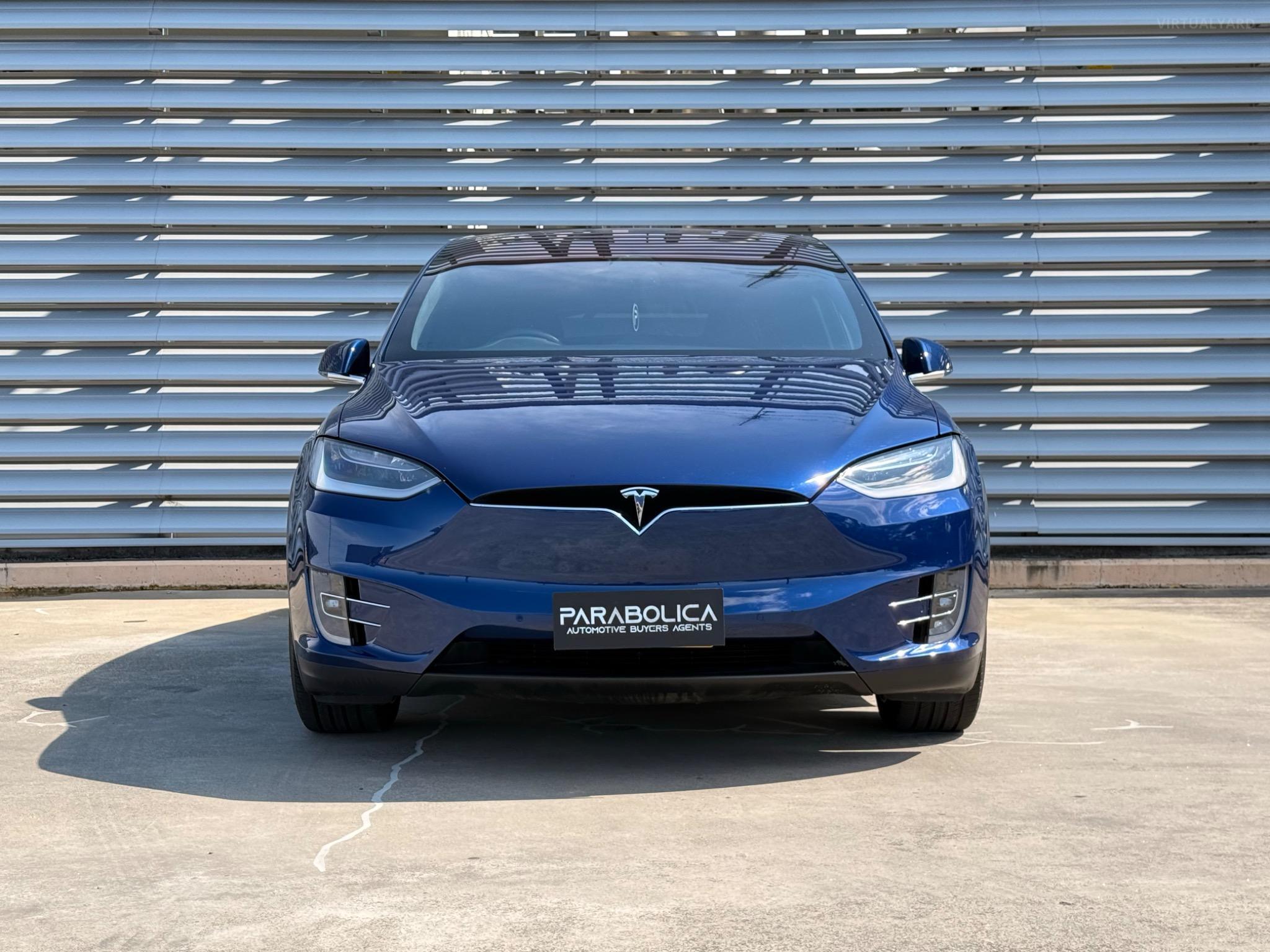 TESLA MODEL X