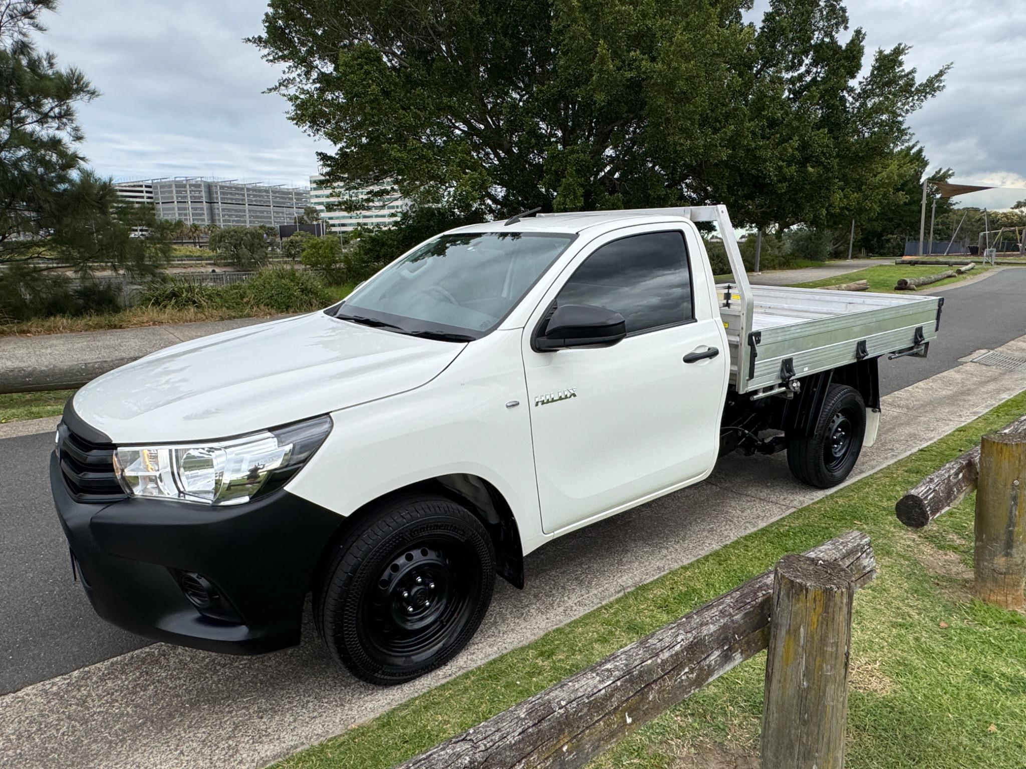 TOYOTA HILUX