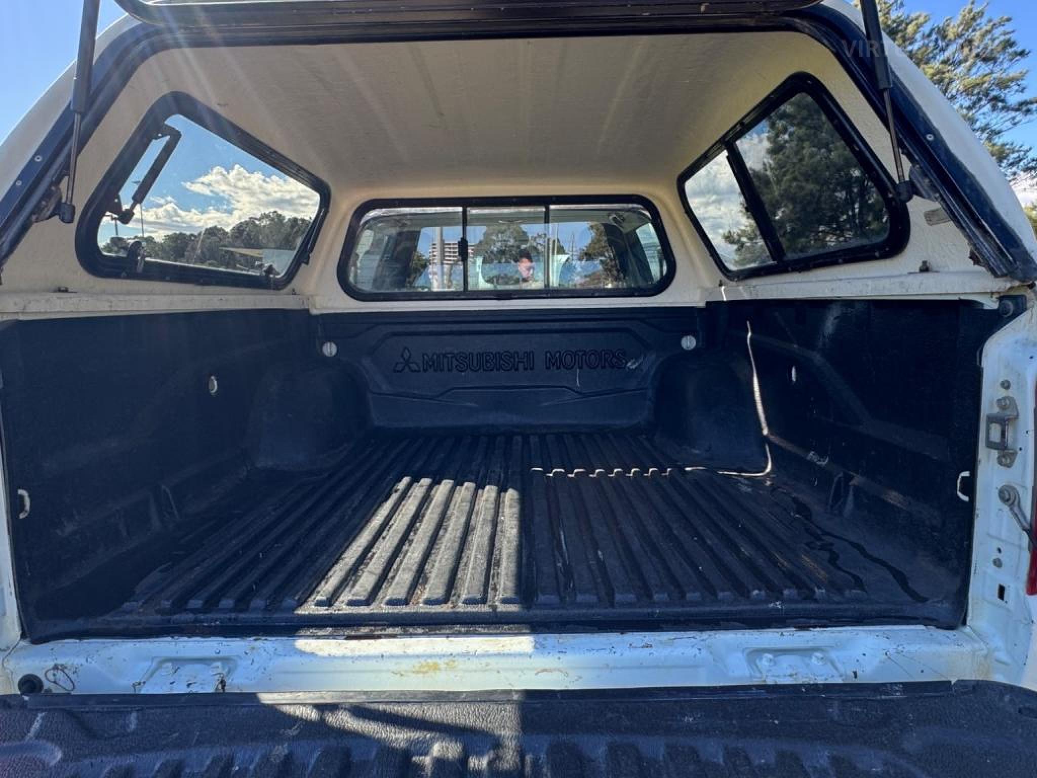 MITSUBISHI TRITON