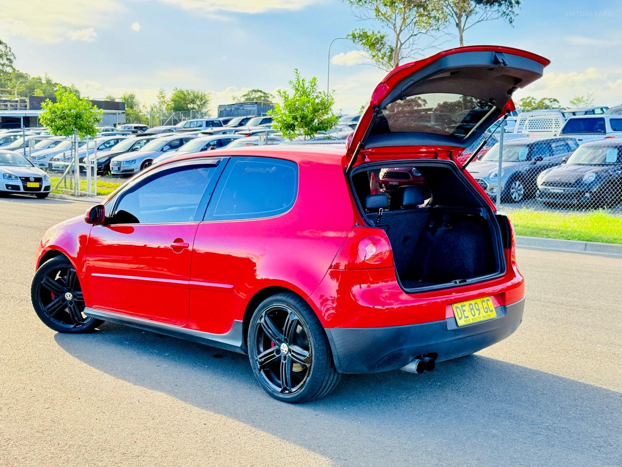 VOLKSWAGEN GOLF