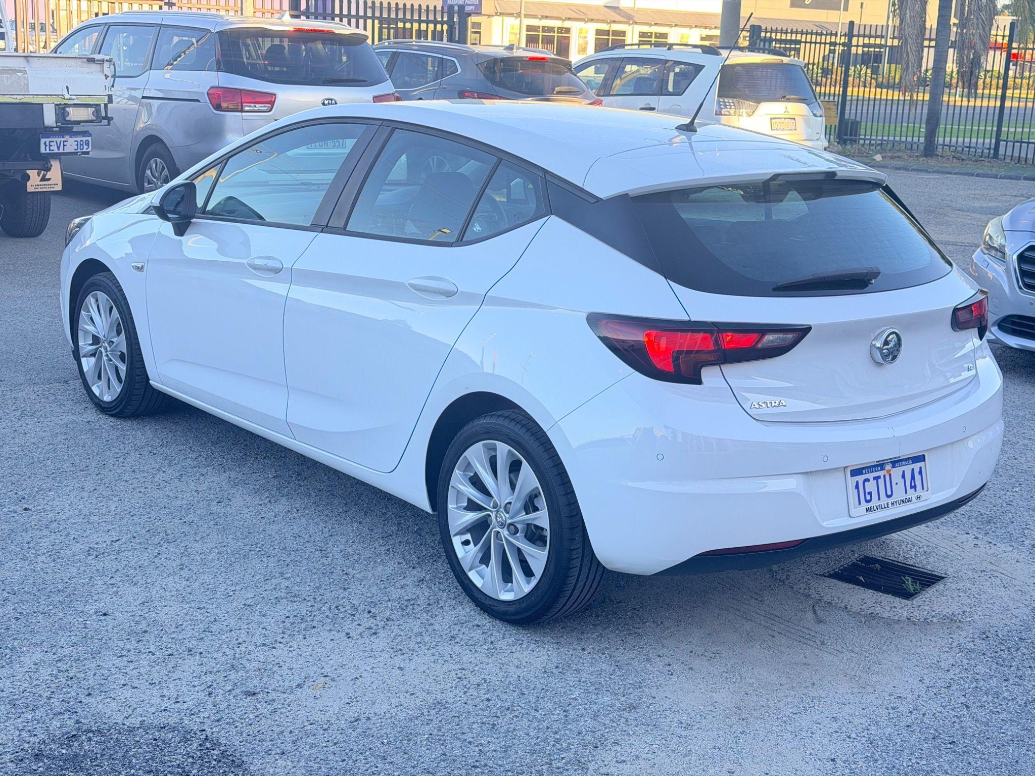 HOLDEN ASTRA