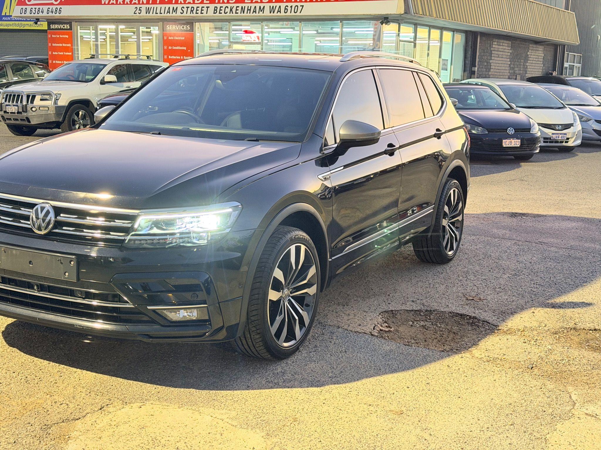 VOLKSWAGEN TIGUAN