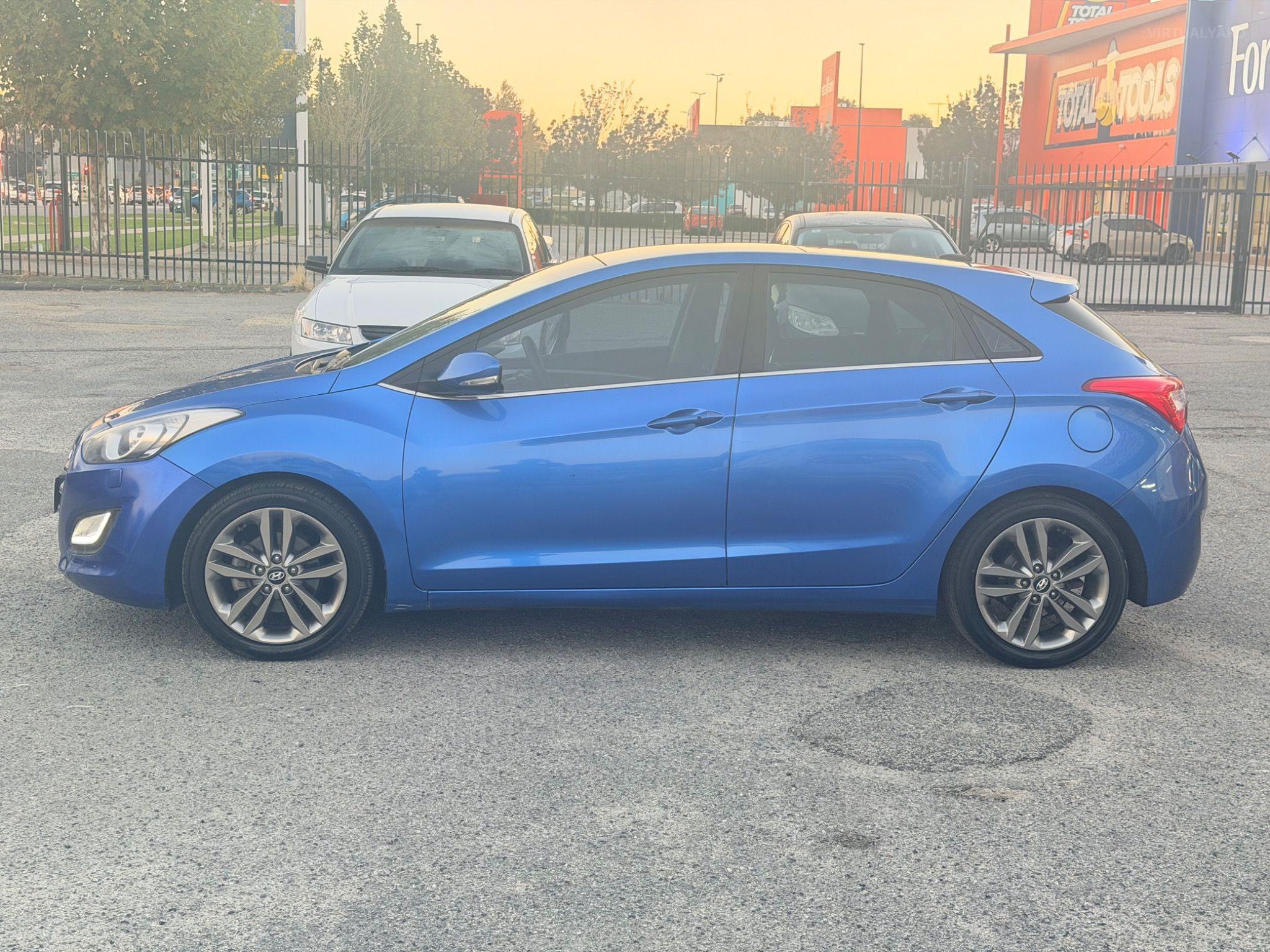 HYUNDAI i30