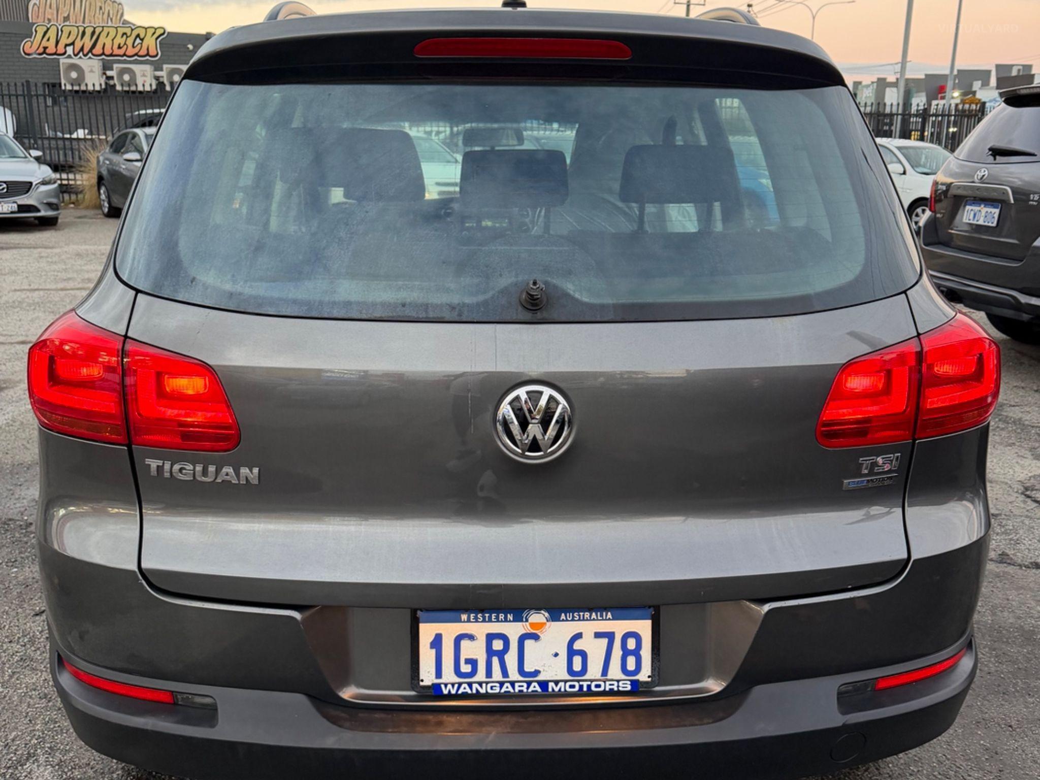 VOLKSWAGEN TIGUAN