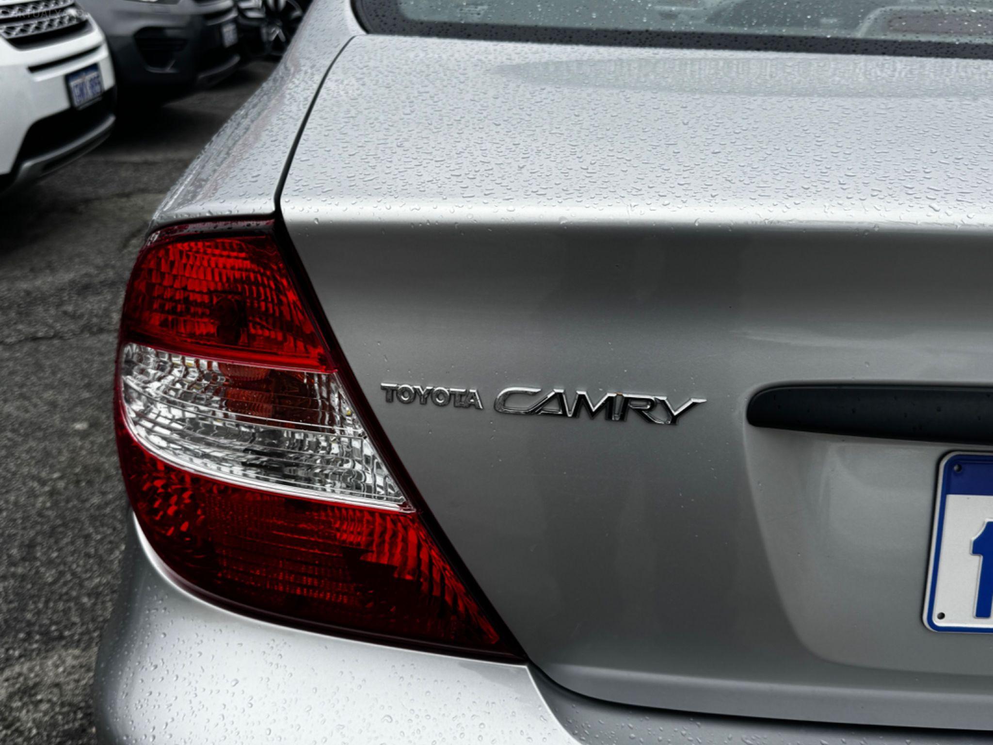 TOYOTA CAMRY