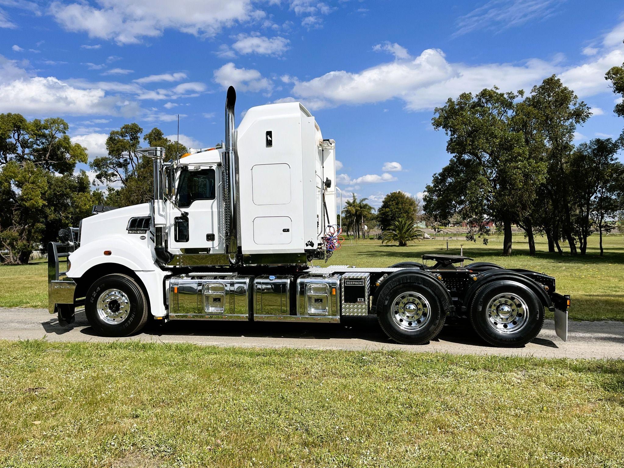 MACK SUPERLINER