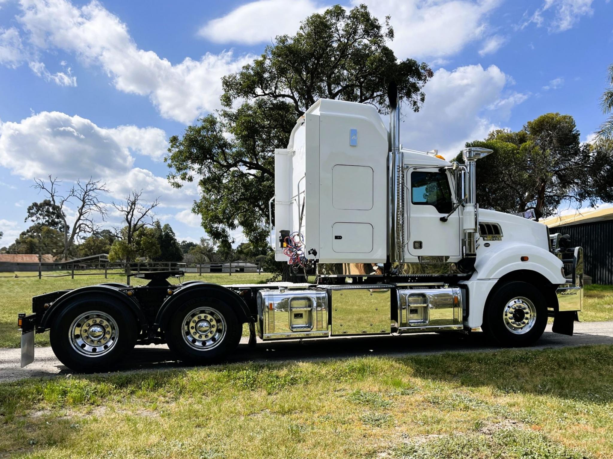 MACK SUPERLINER