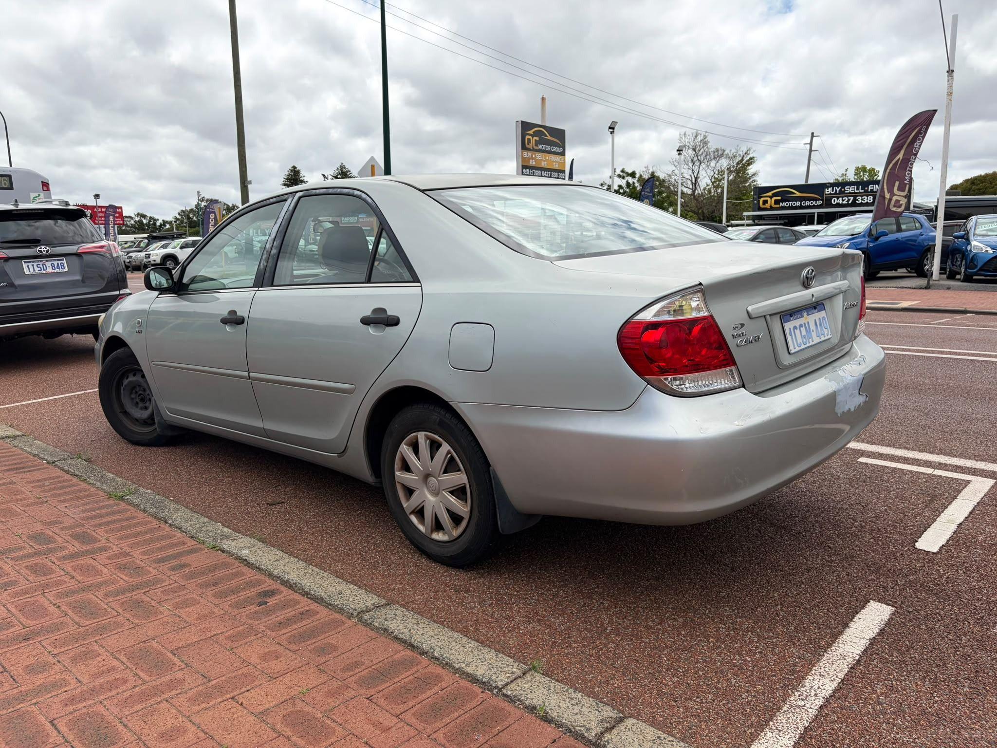 TOYOTA CAMRY
