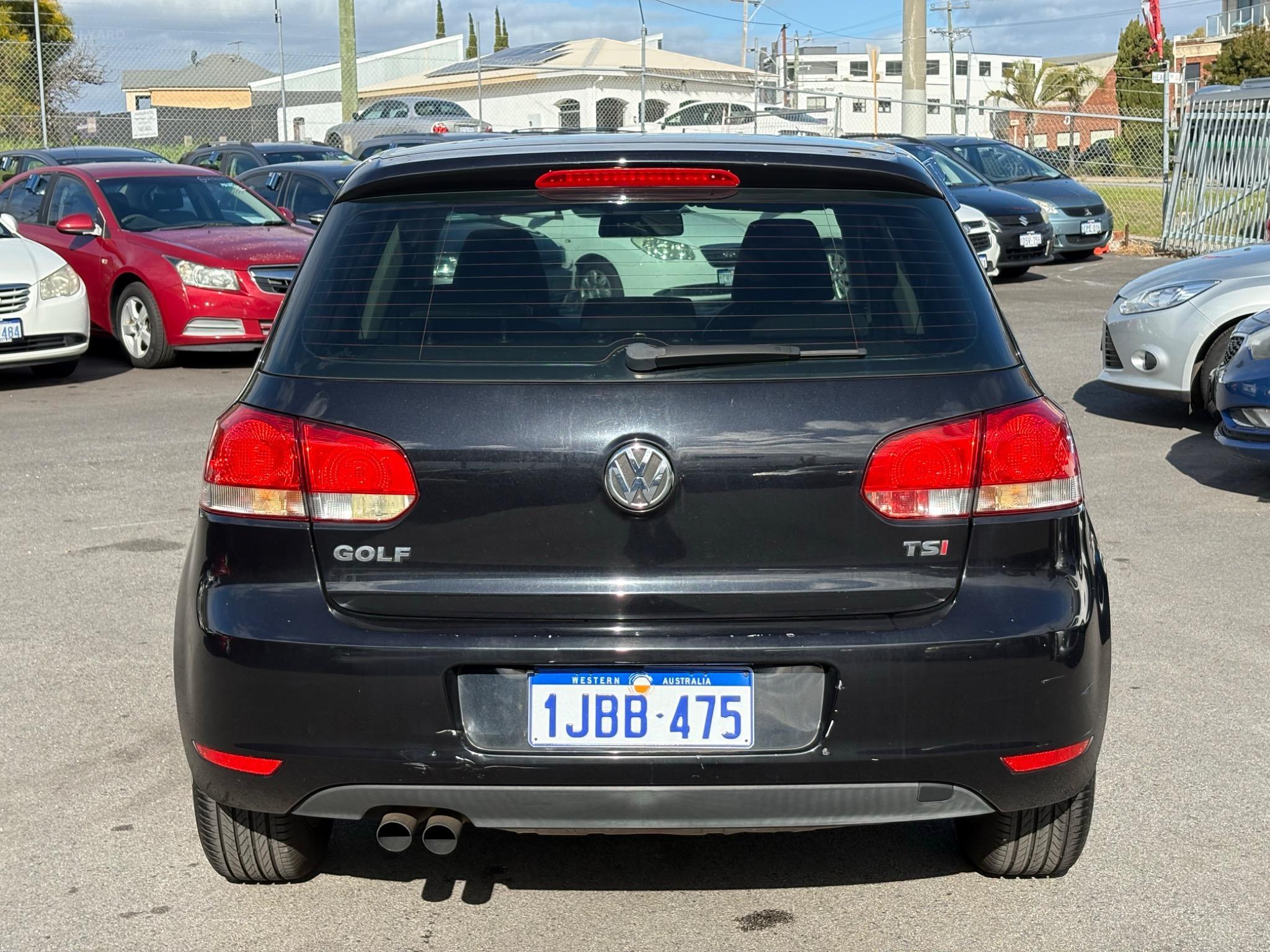 VOLKSWAGEN GOLF