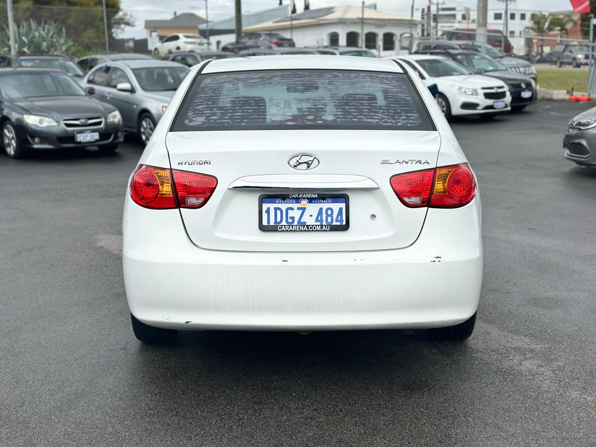 HYUNDAI ELANTRA